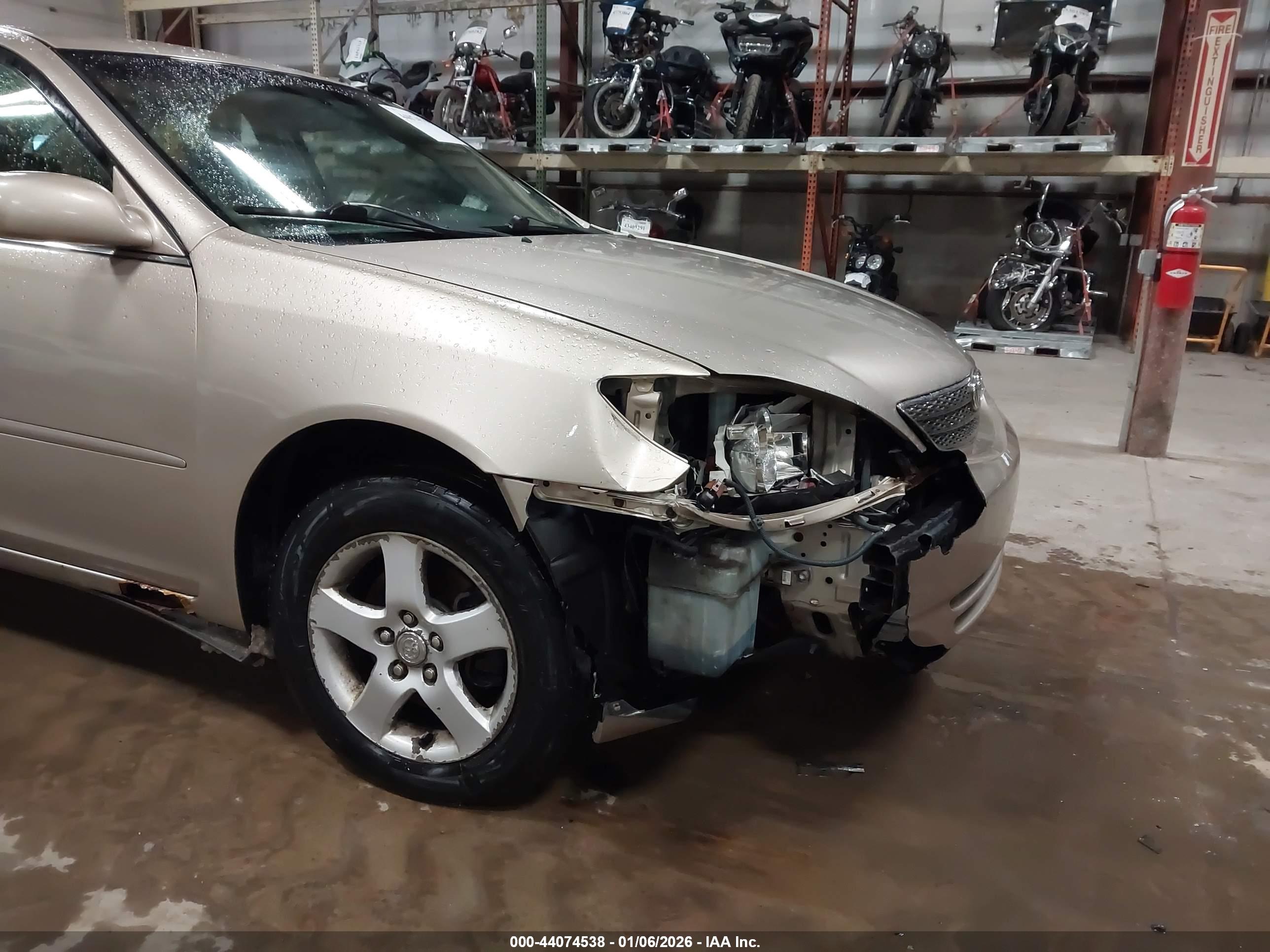 TOYOTA CAMRY image 6