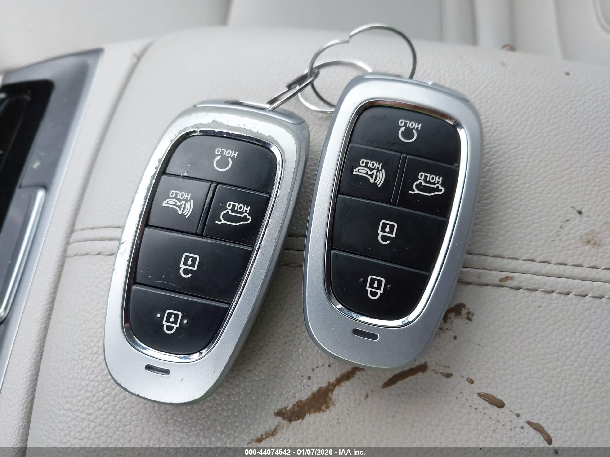 HYUNDAI TUCSON image 11