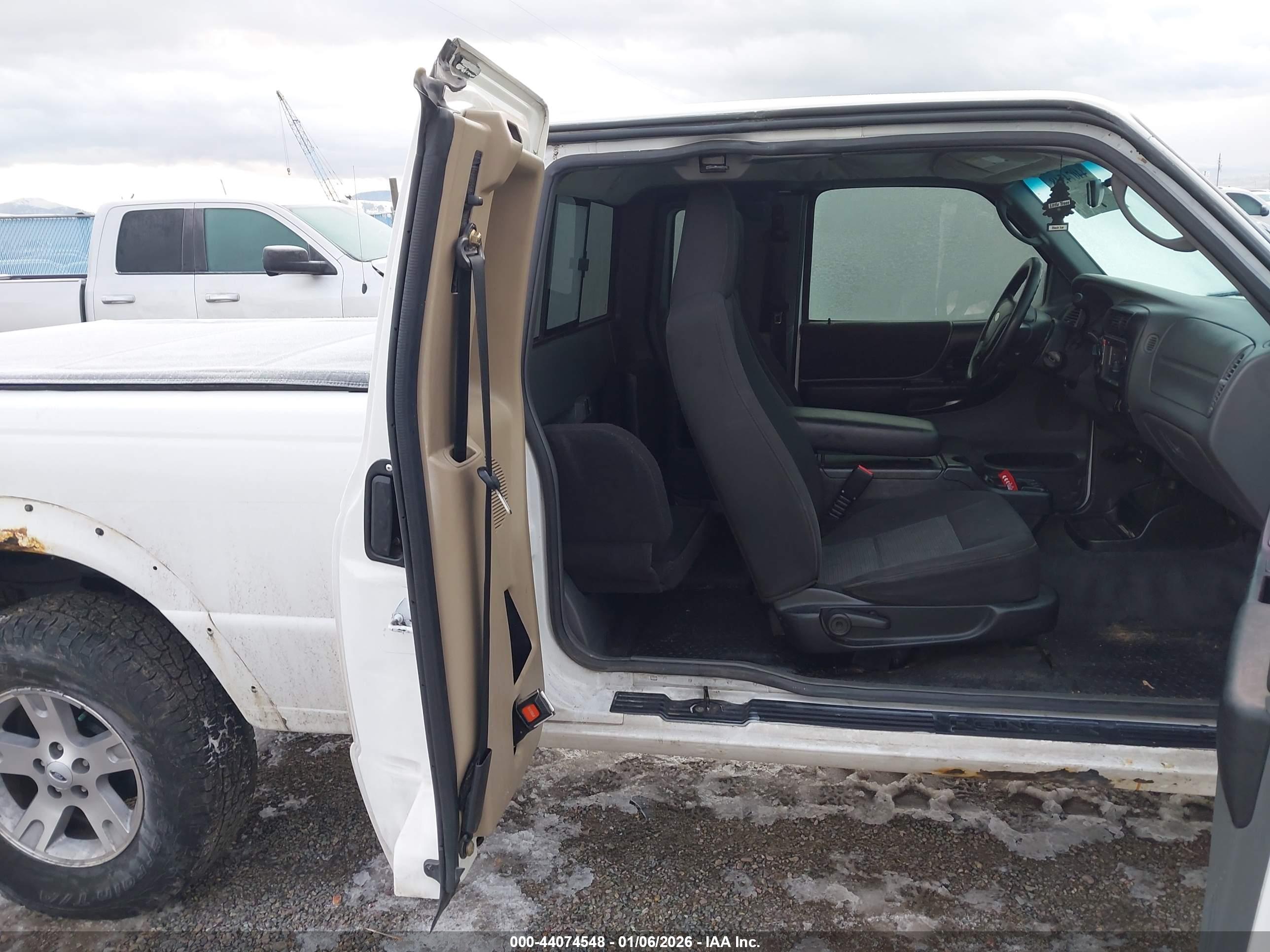 FORD RANGER image 8