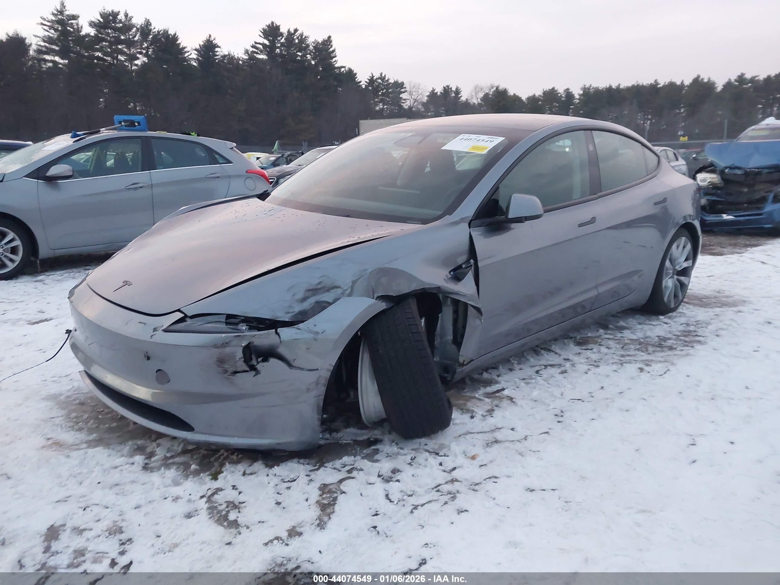 TESLA MODEL image 2