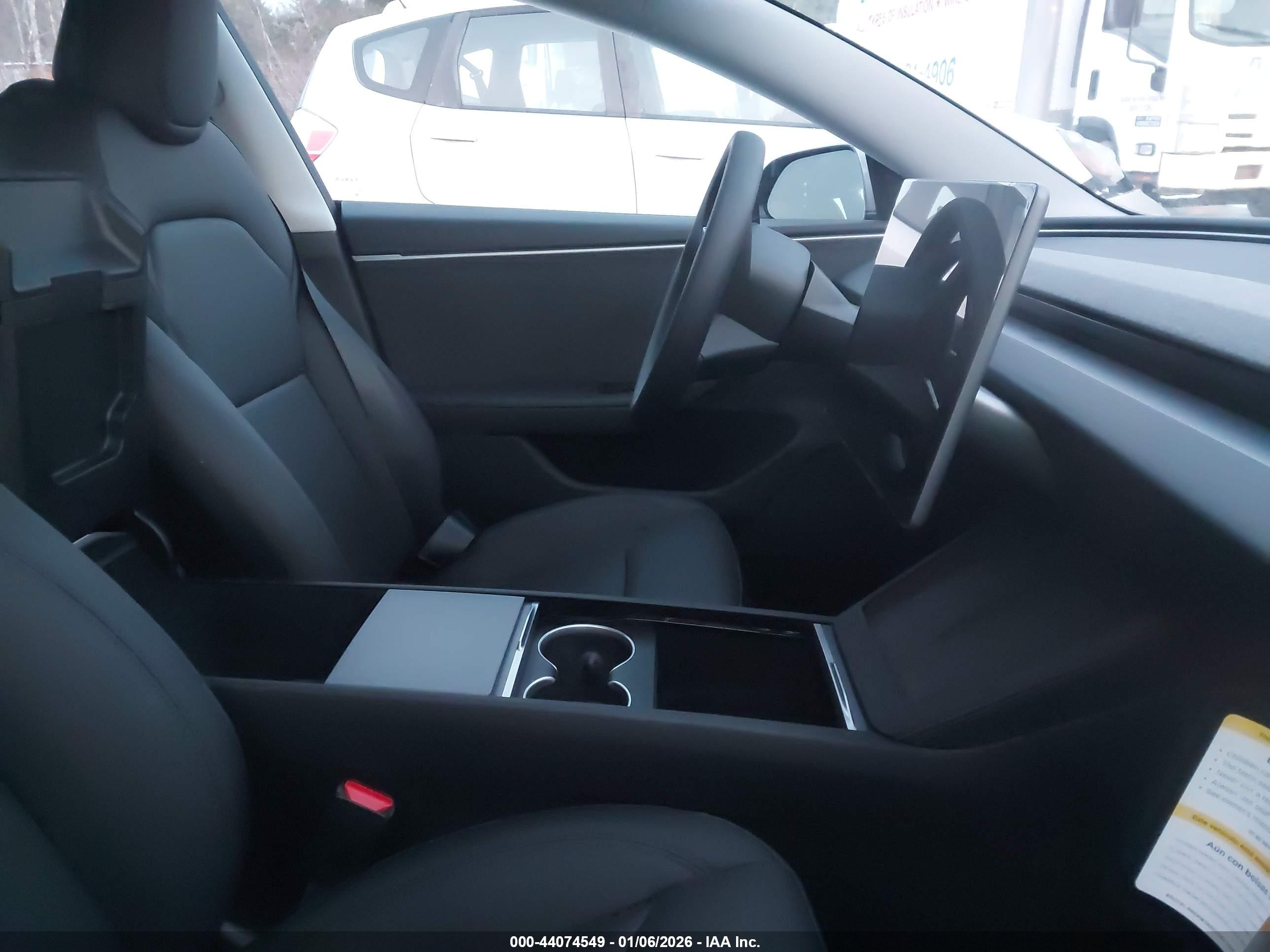 TESLA MODEL image 5