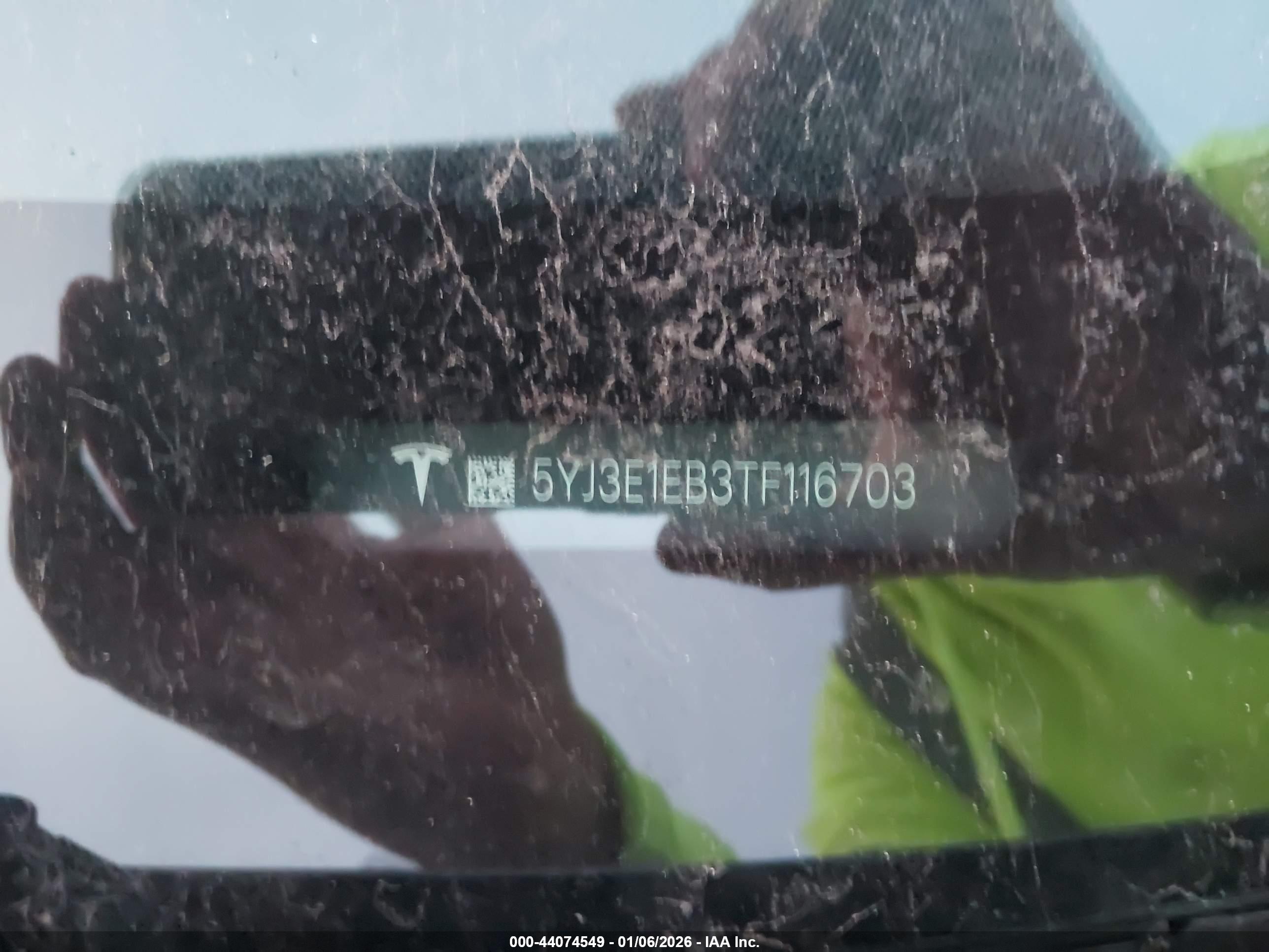 TESLA MODEL image 9