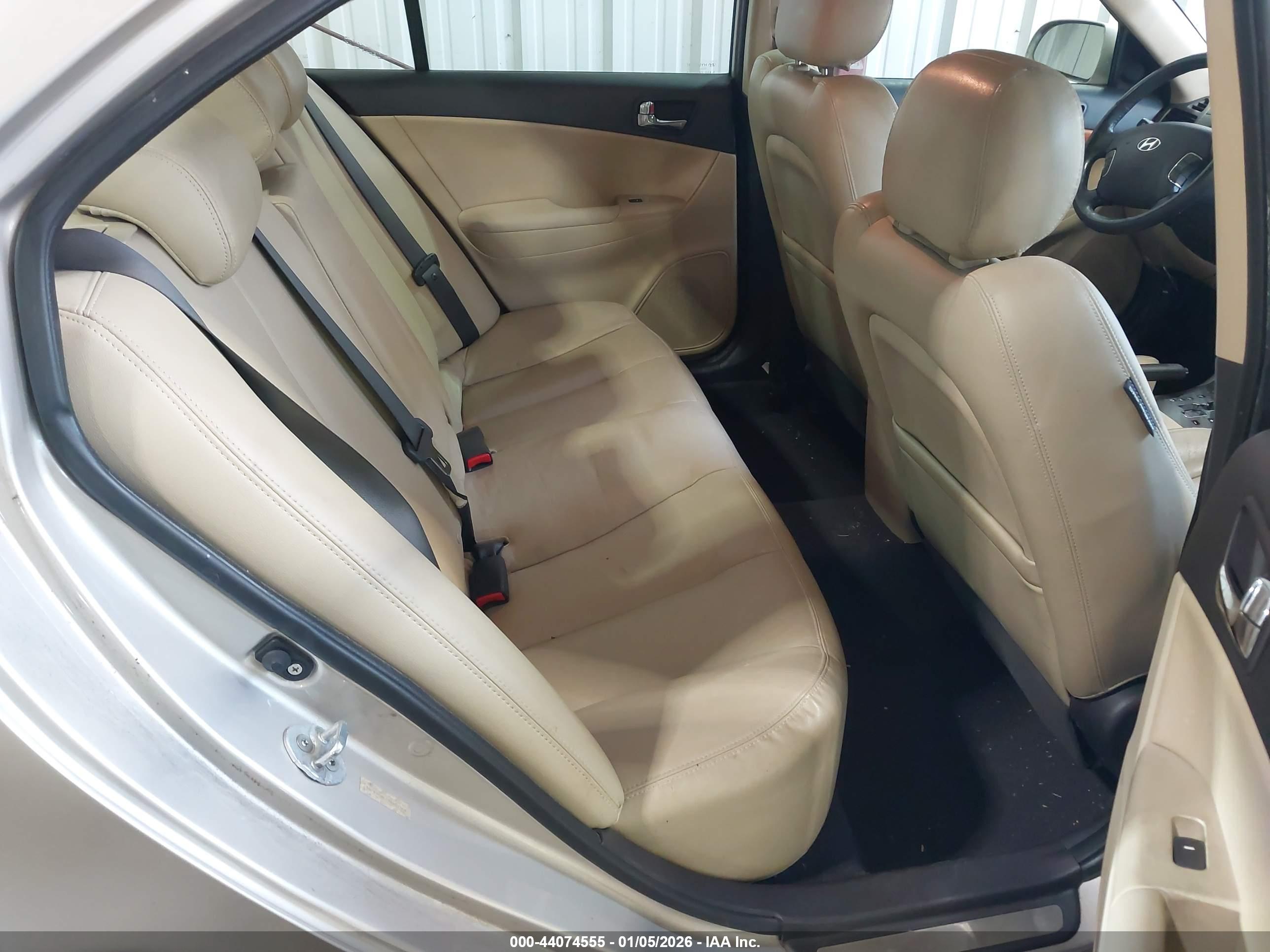 HYUNDAI SONATA image 8