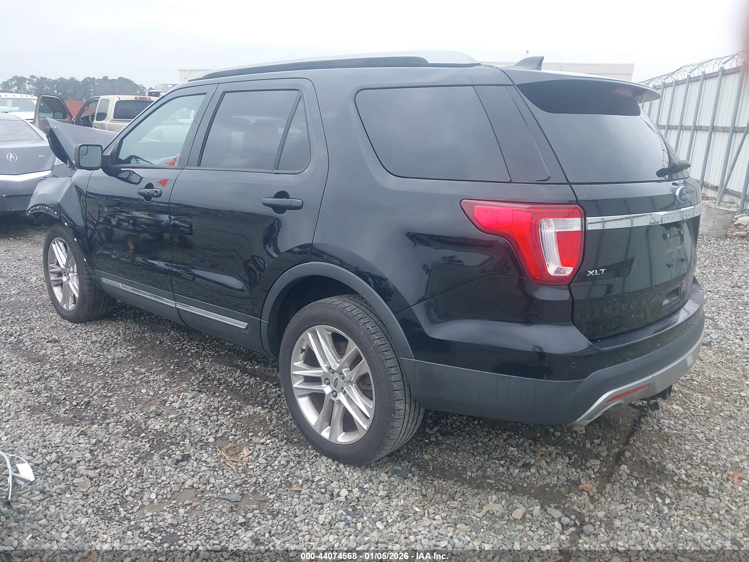 FORD EXPLORER image 3
