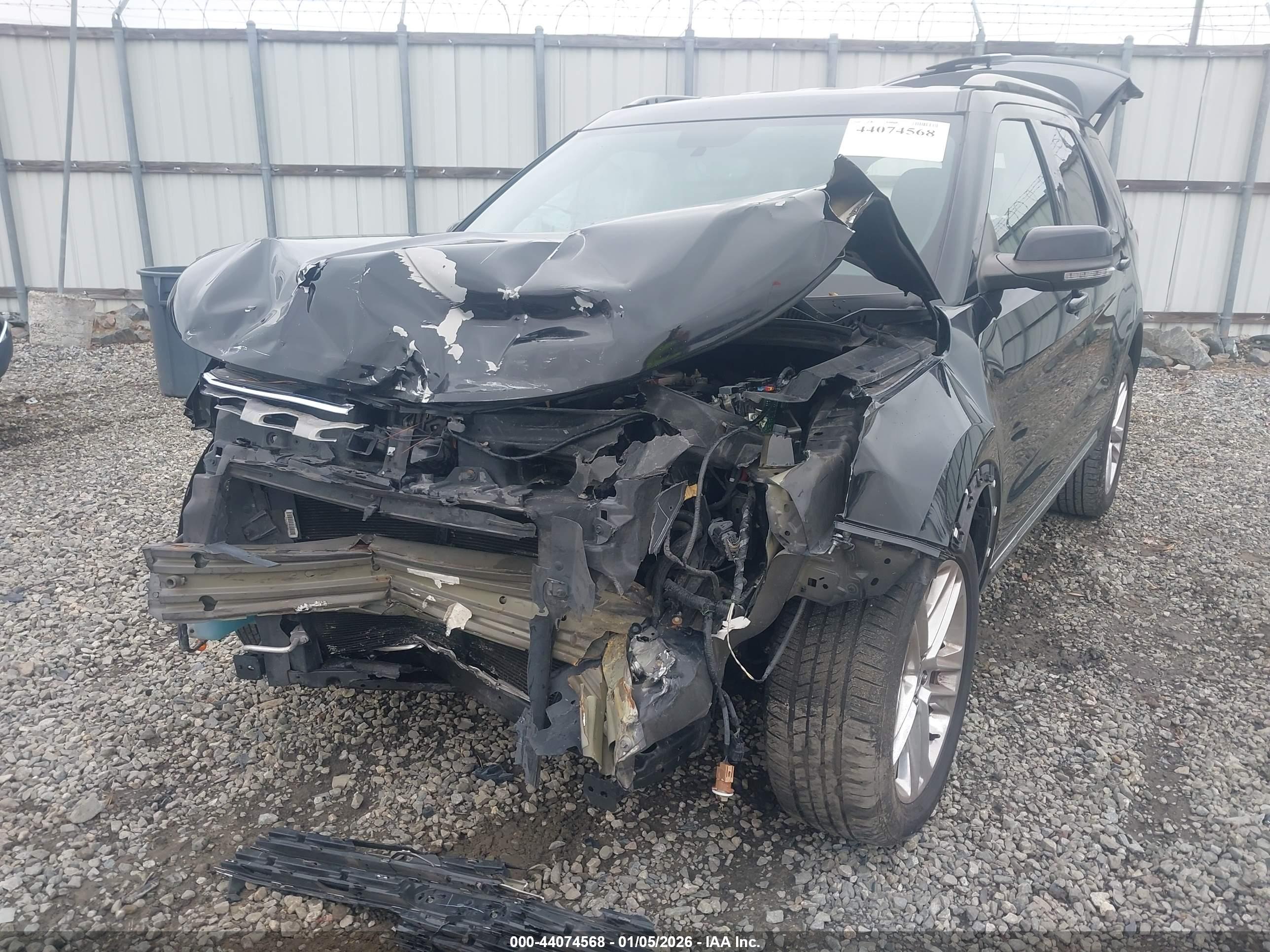 FORD EXPLORER image 6