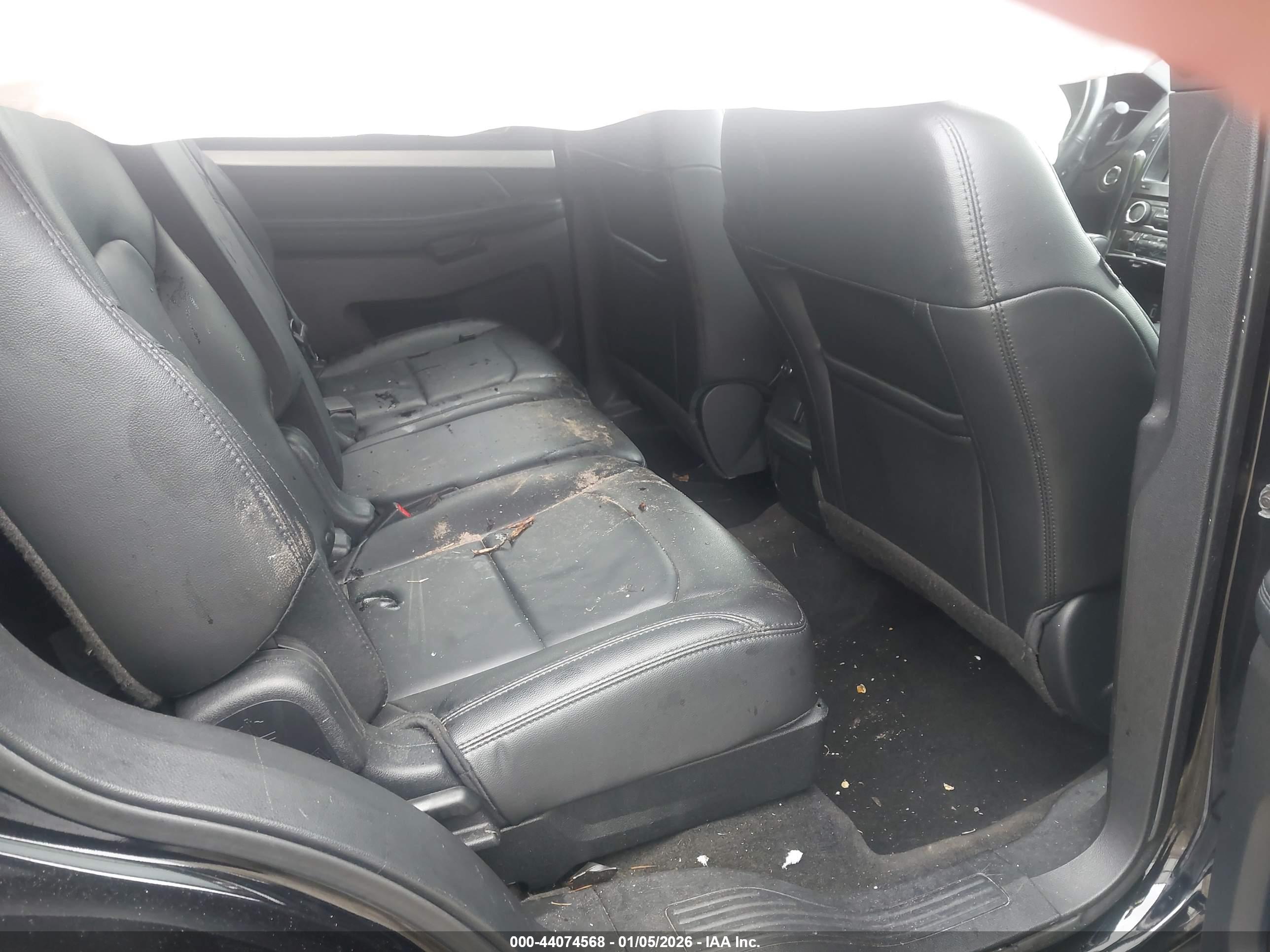 FORD EXPLORER image 8
