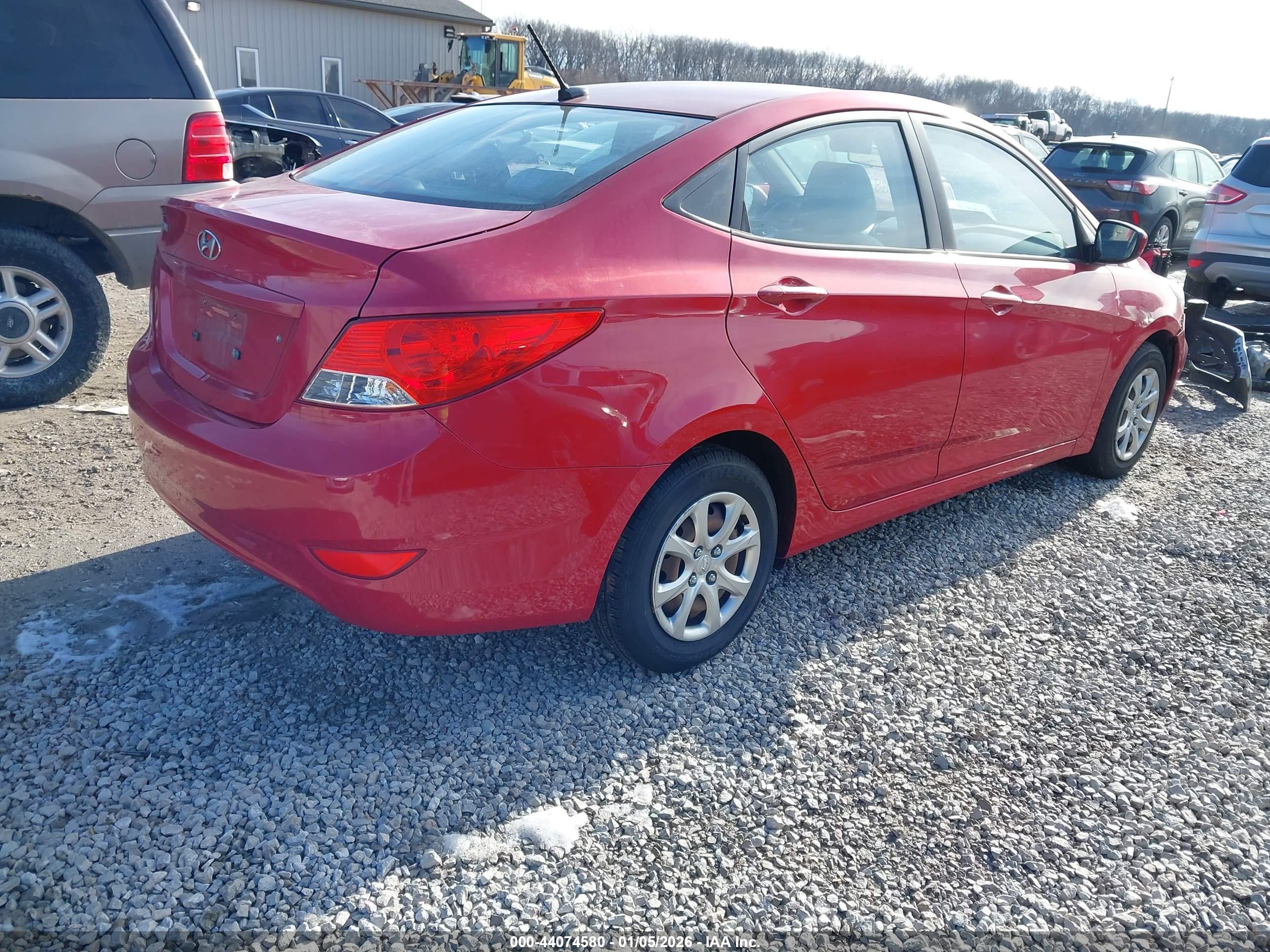 HYUNDAI ACCENT image 4