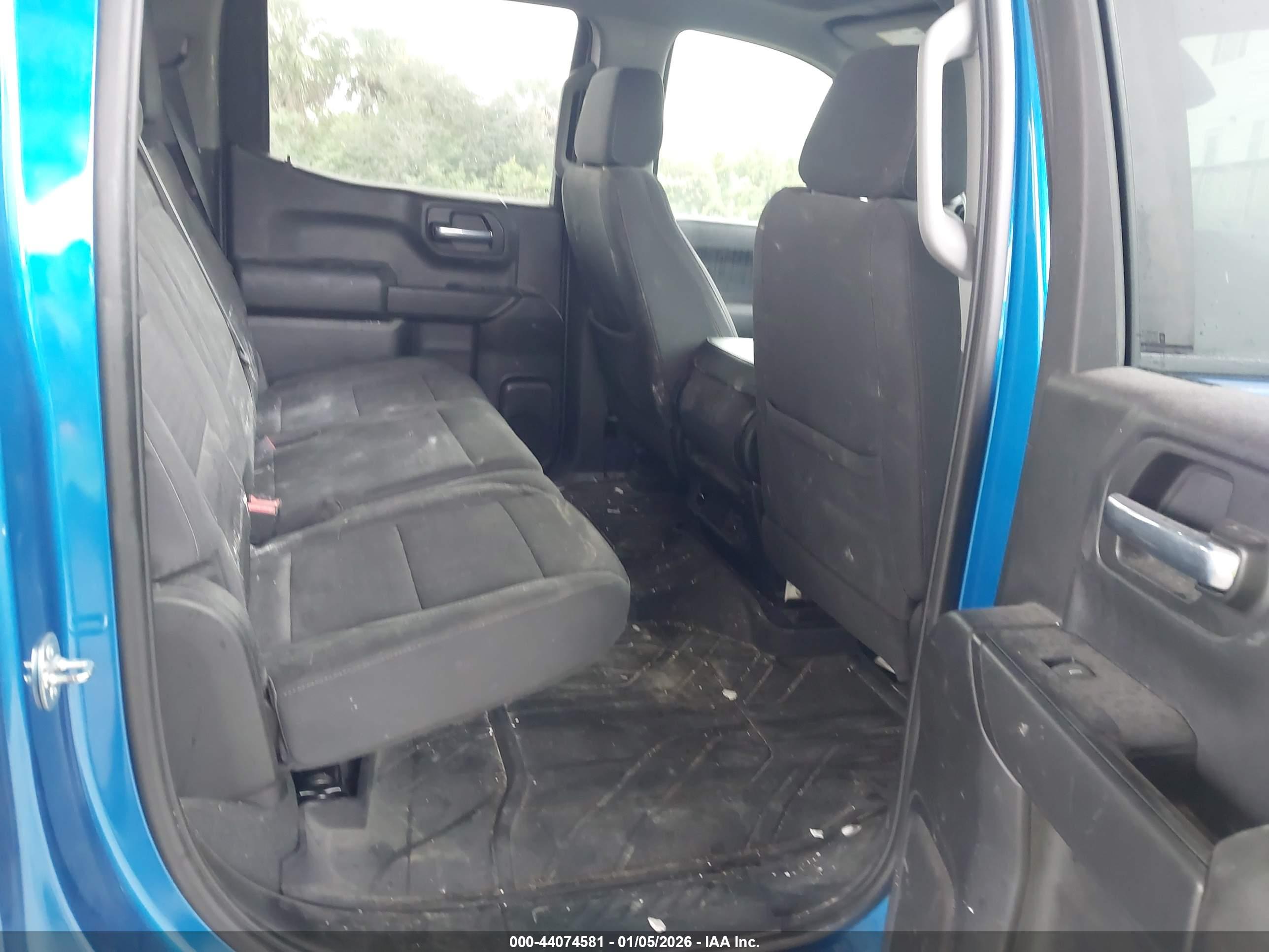 CHEVROLET SILVERADO image 8