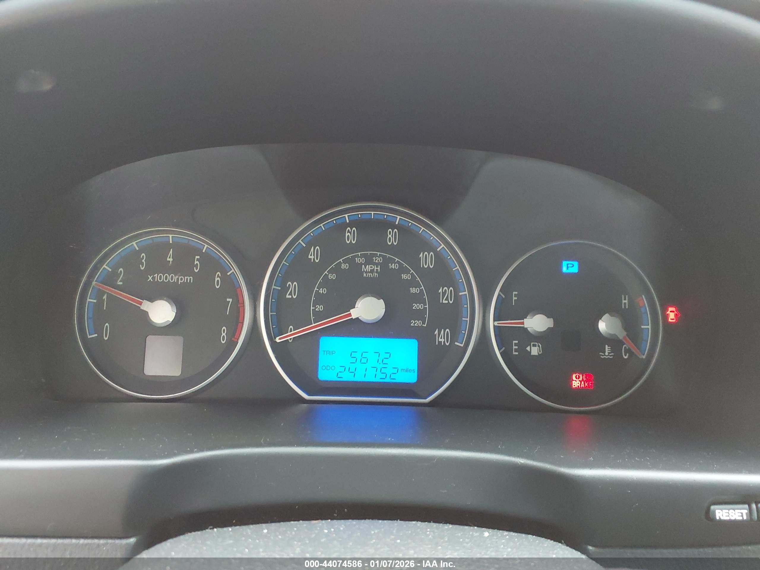HYUNDAI SANTA image 7