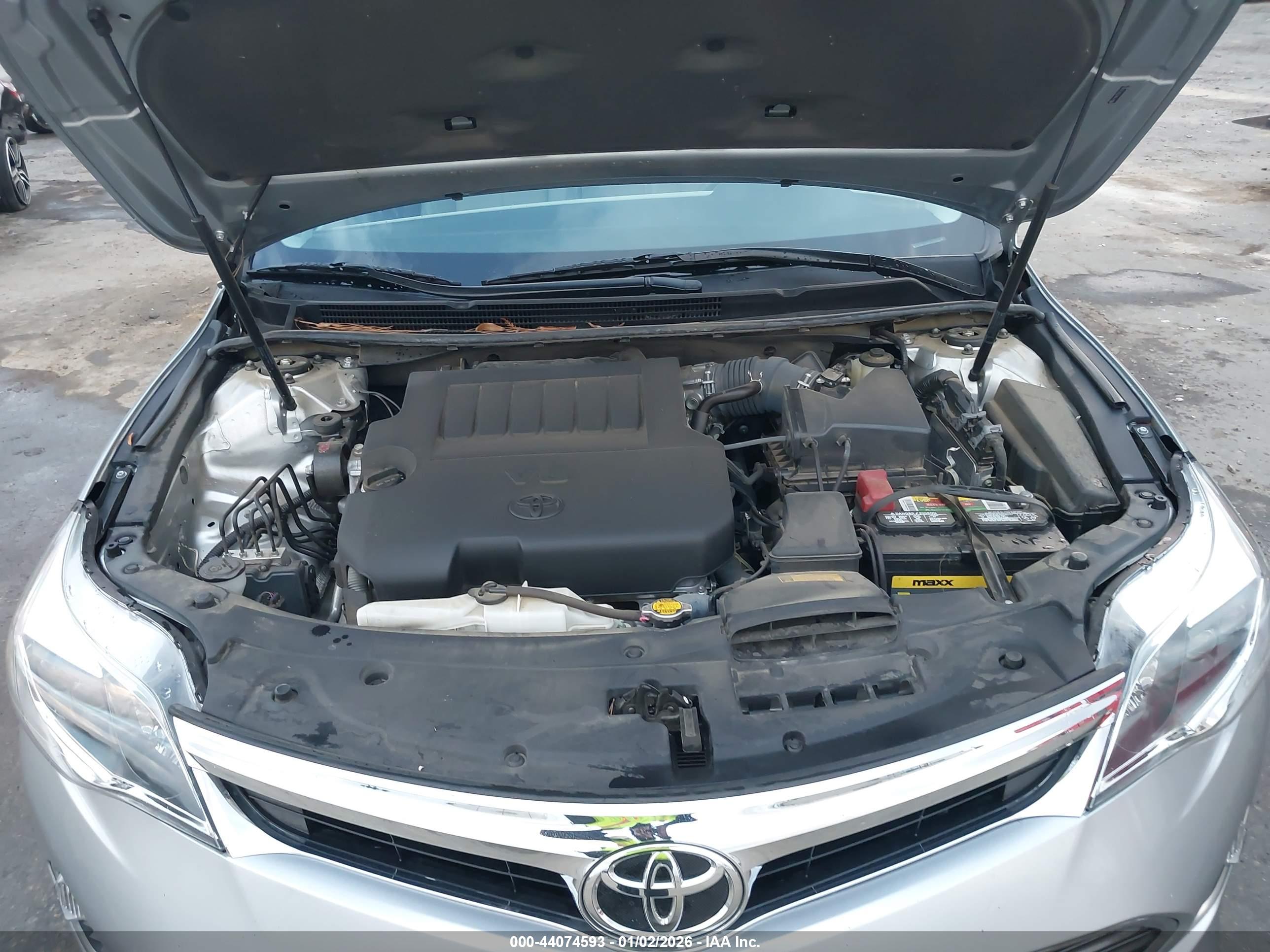 TOYOTA AVALON image 10
