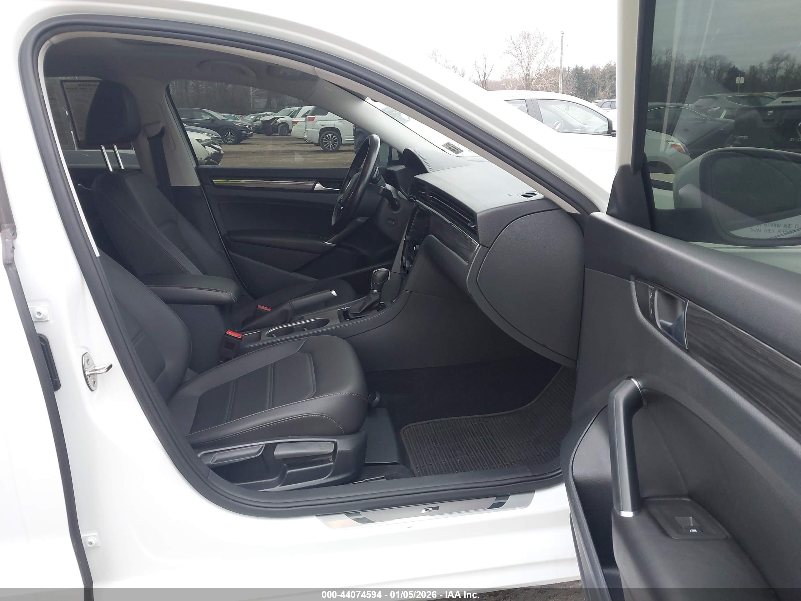 VOLKSWAGEN PASSAT image 5