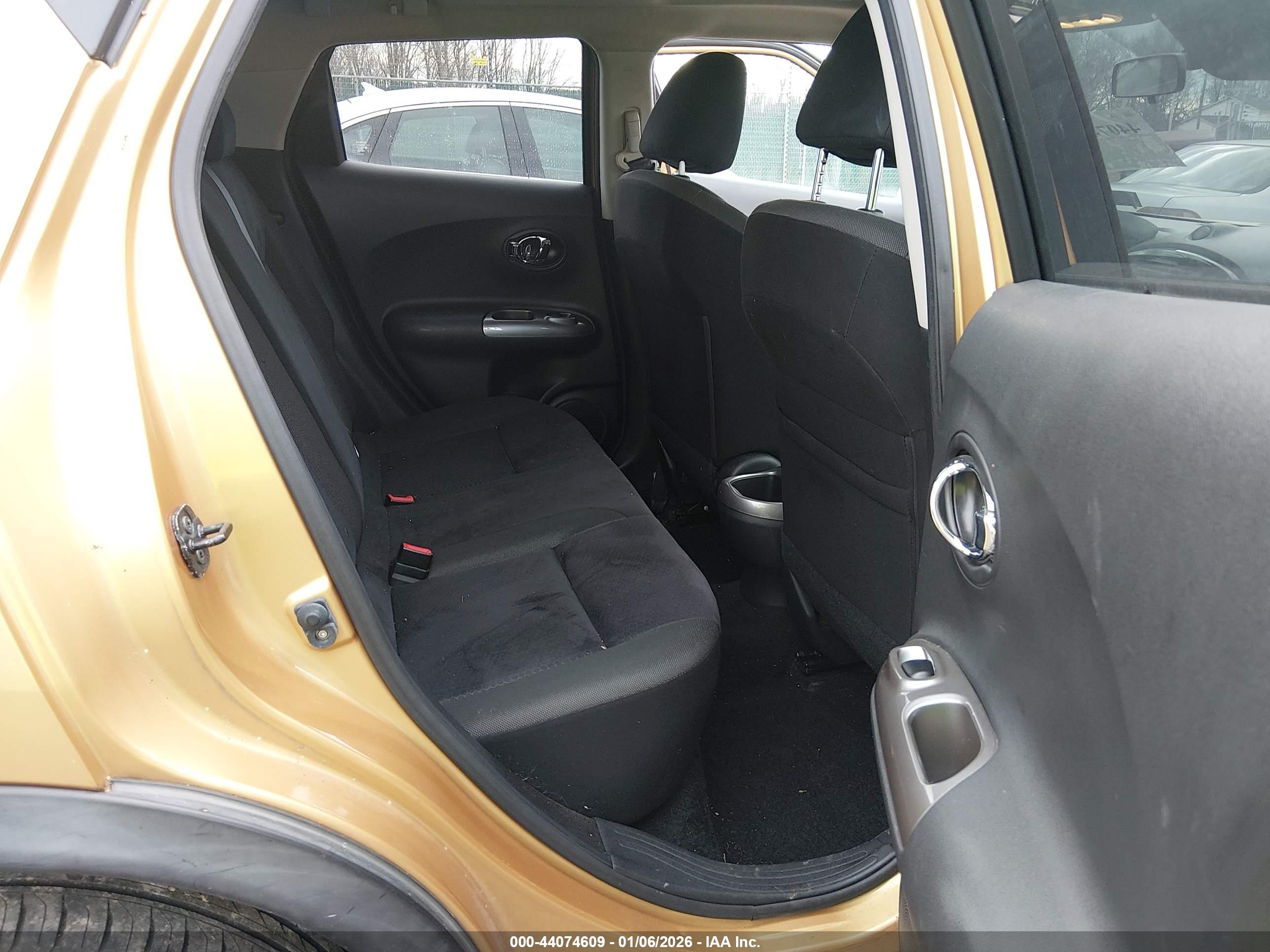 NISSAN JUKE image 8