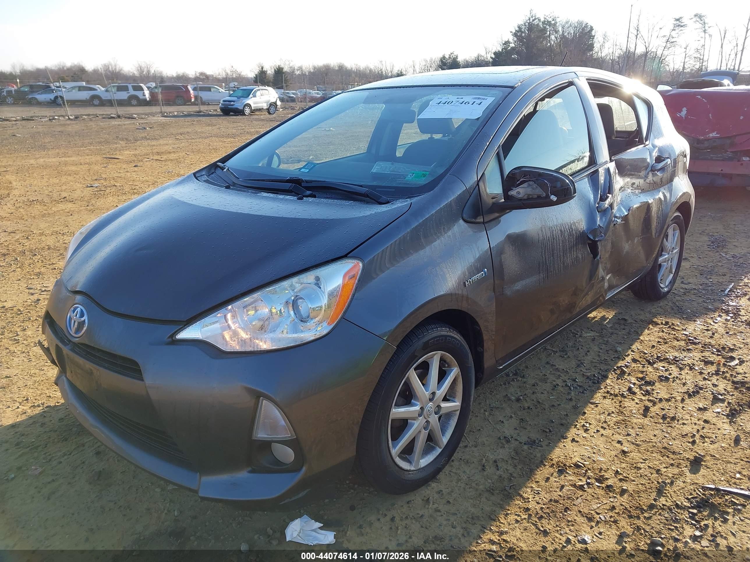 TOYOTA PRIUS image 2
