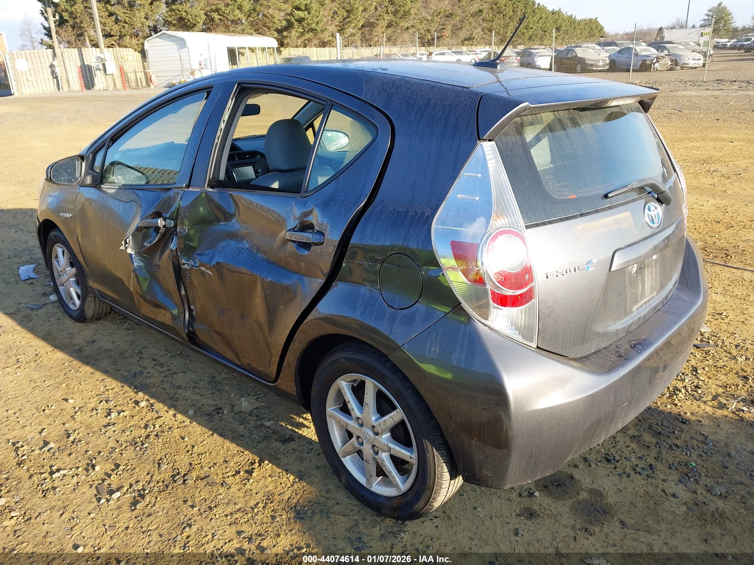 TOYOTA PRIUS image 3