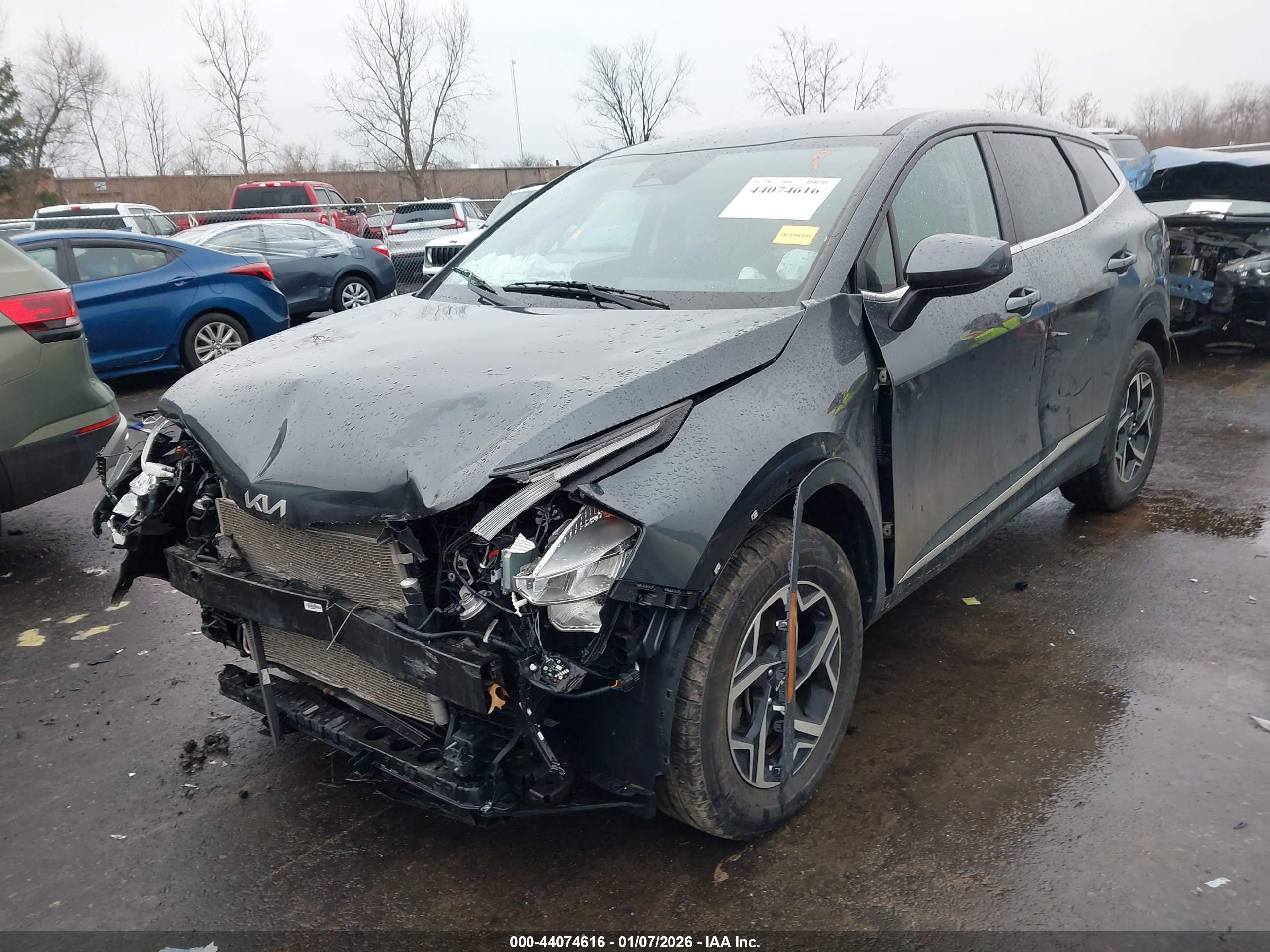 KIA SPORTAGE image 2