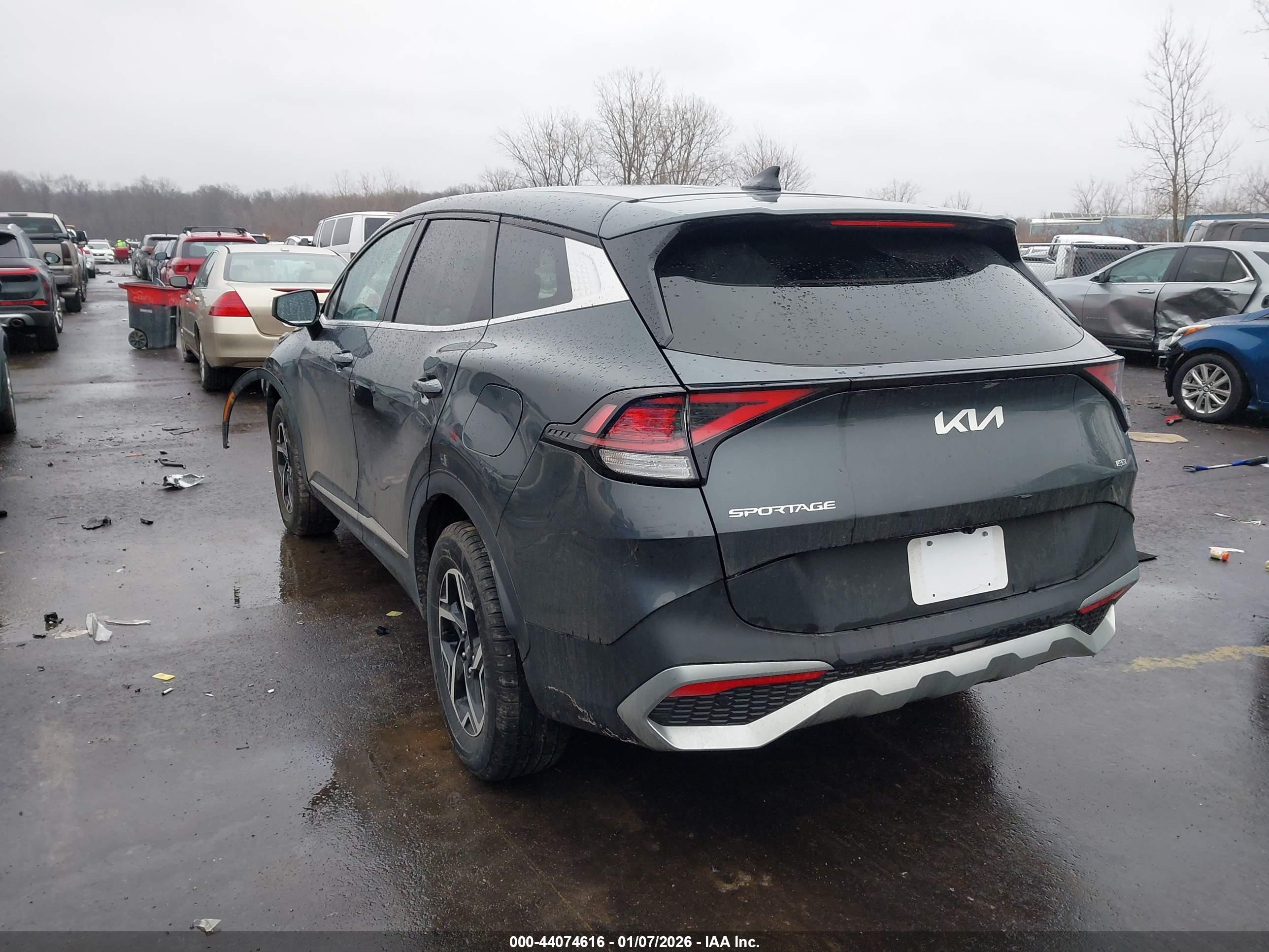 KIA SPORTAGE image 3