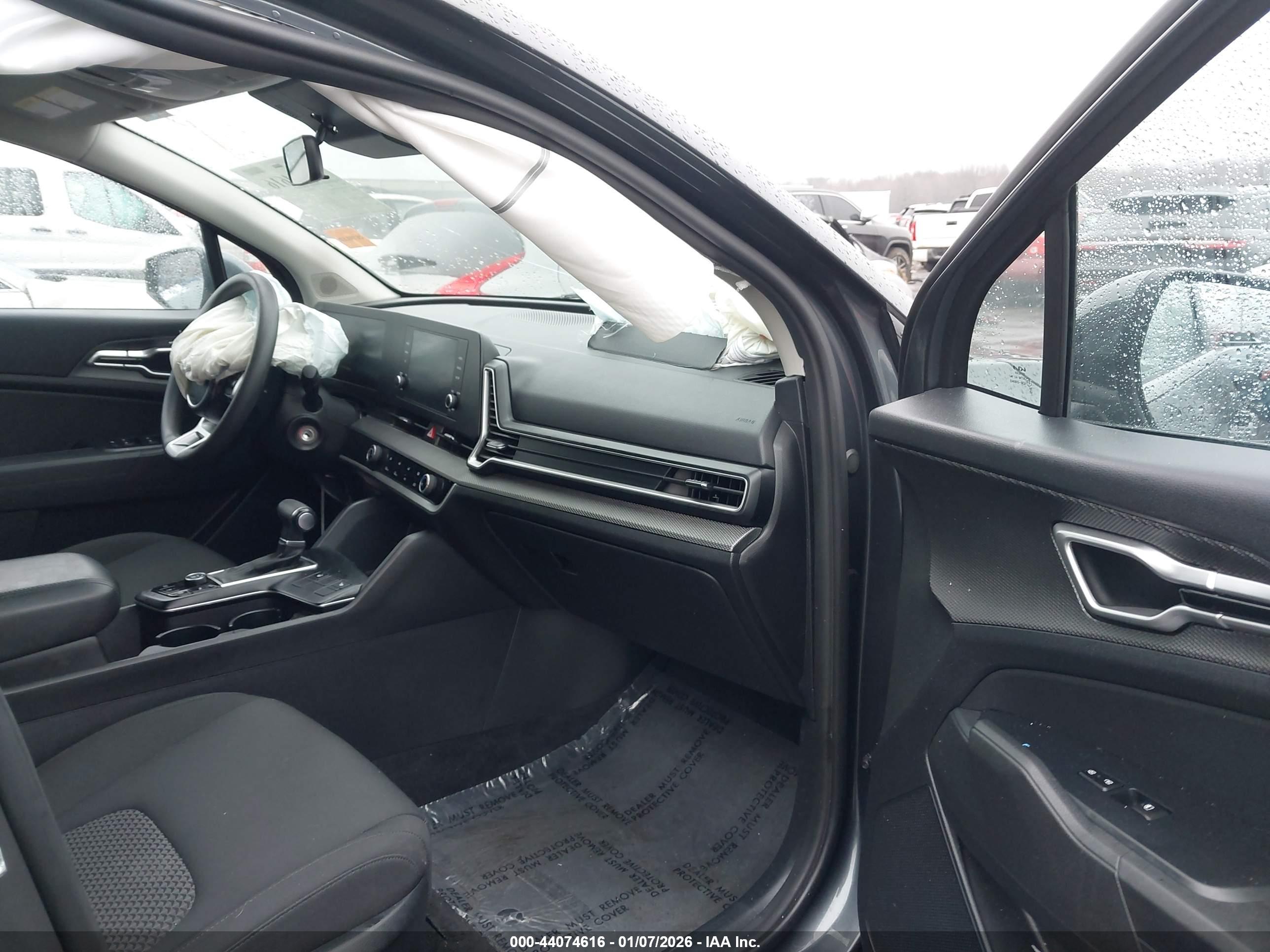 KIA SPORTAGE image 5