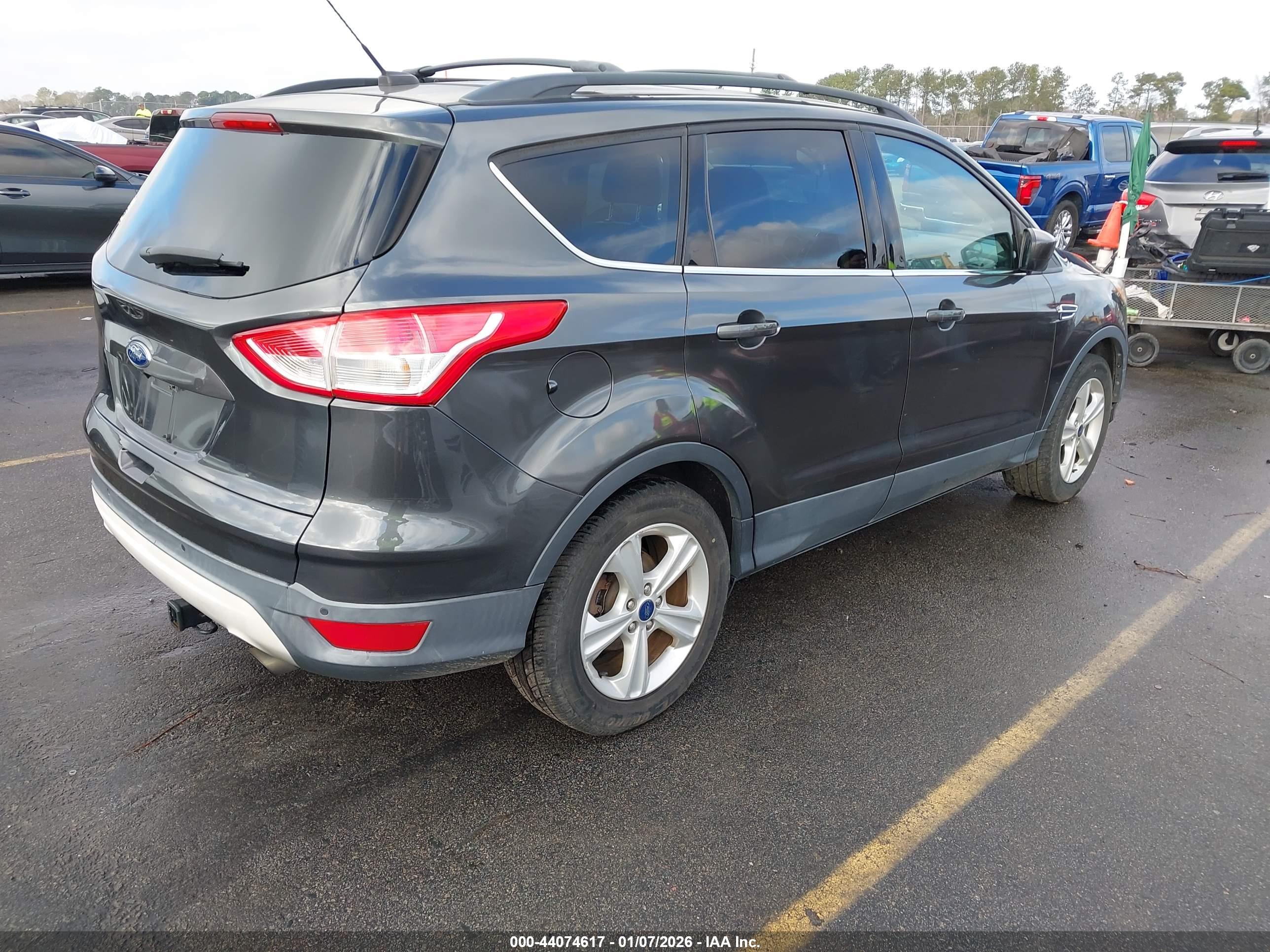 FORD ESCAPE image 4