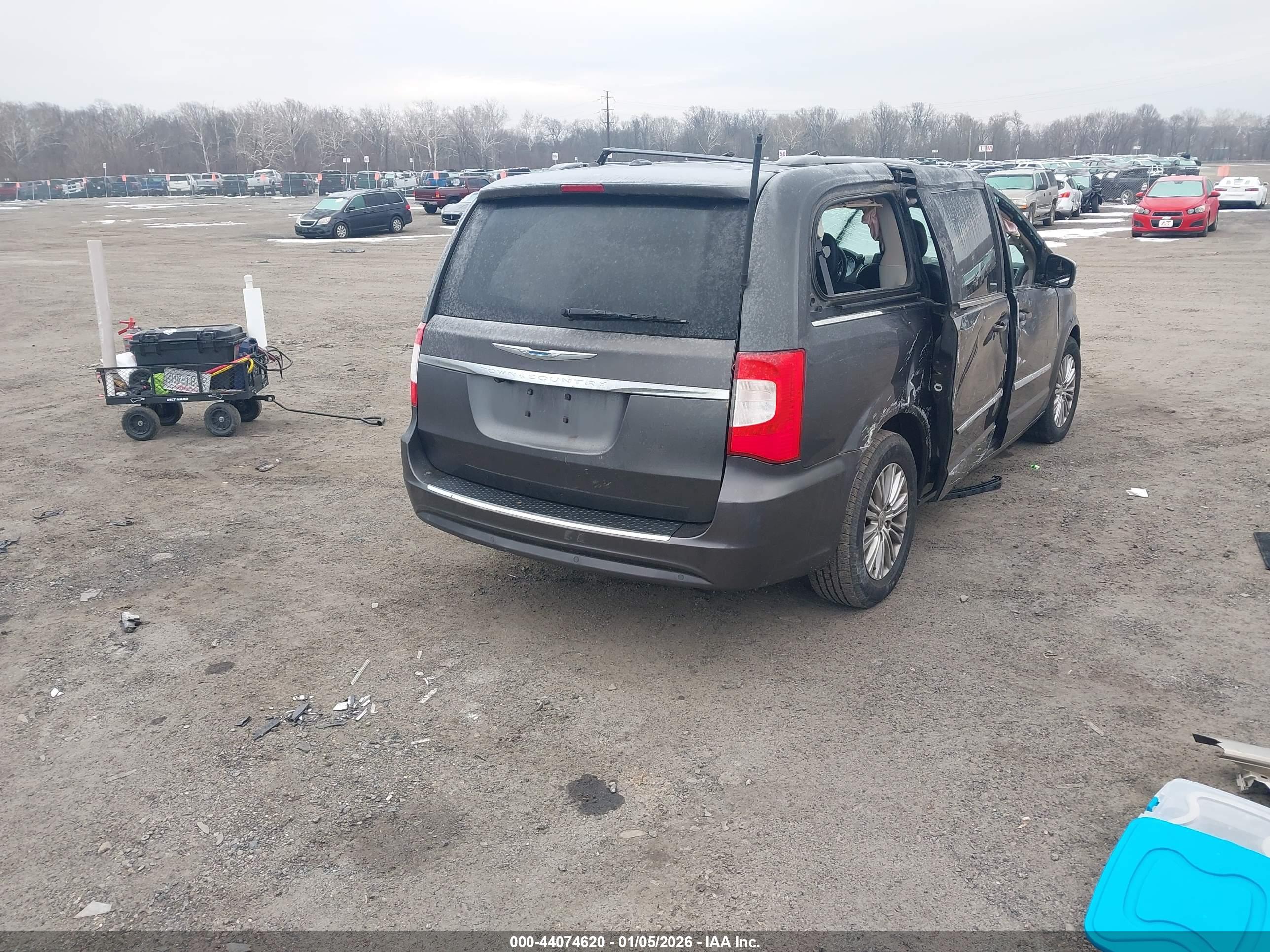 CHRYSLER TOWN image 4
