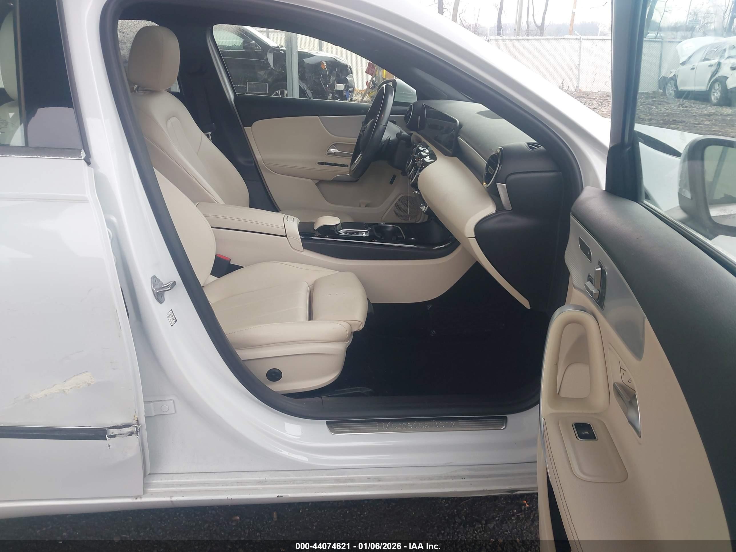 MERCEDES-BENZ A image 5