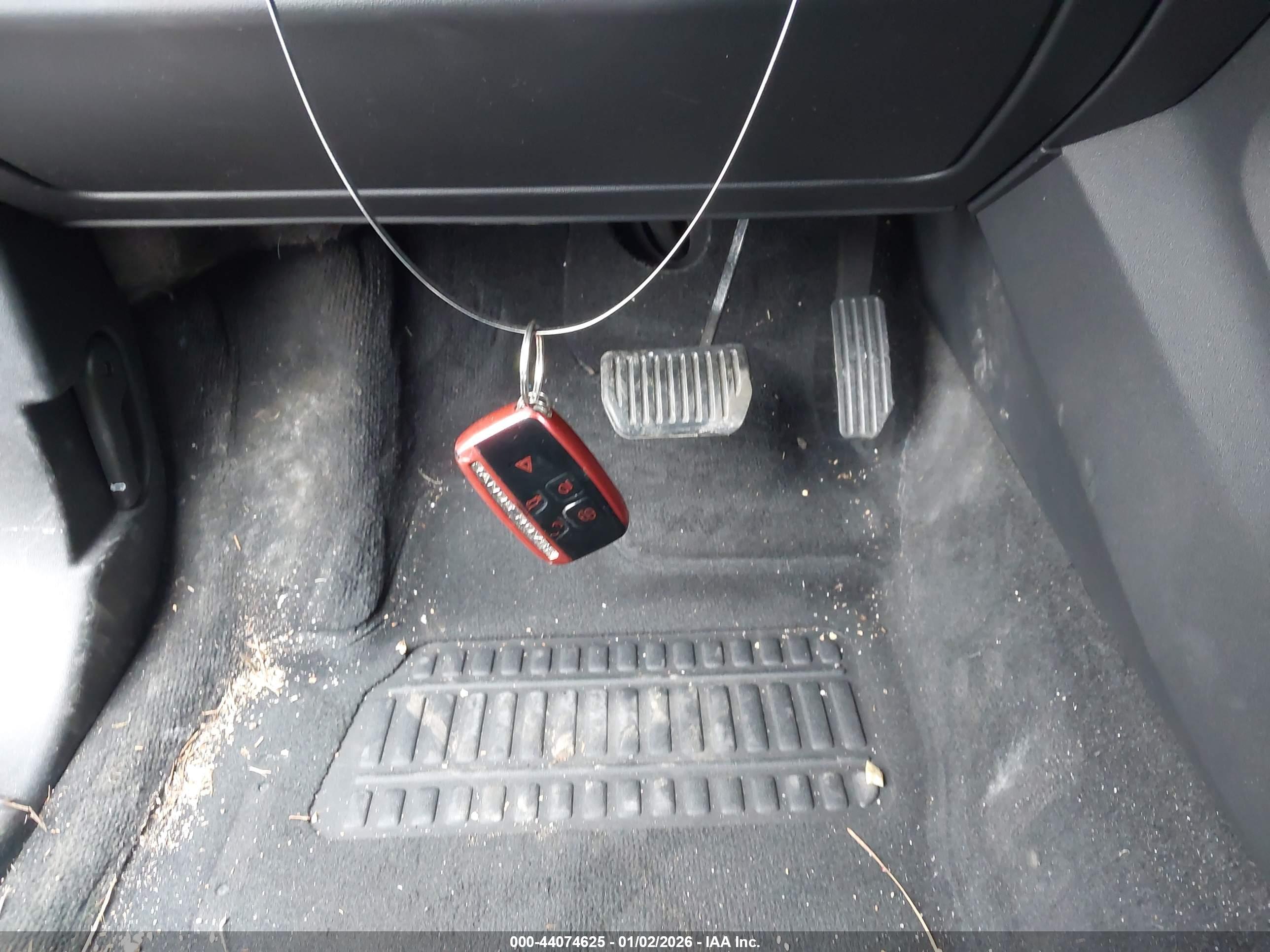 LAND ROVER image 11