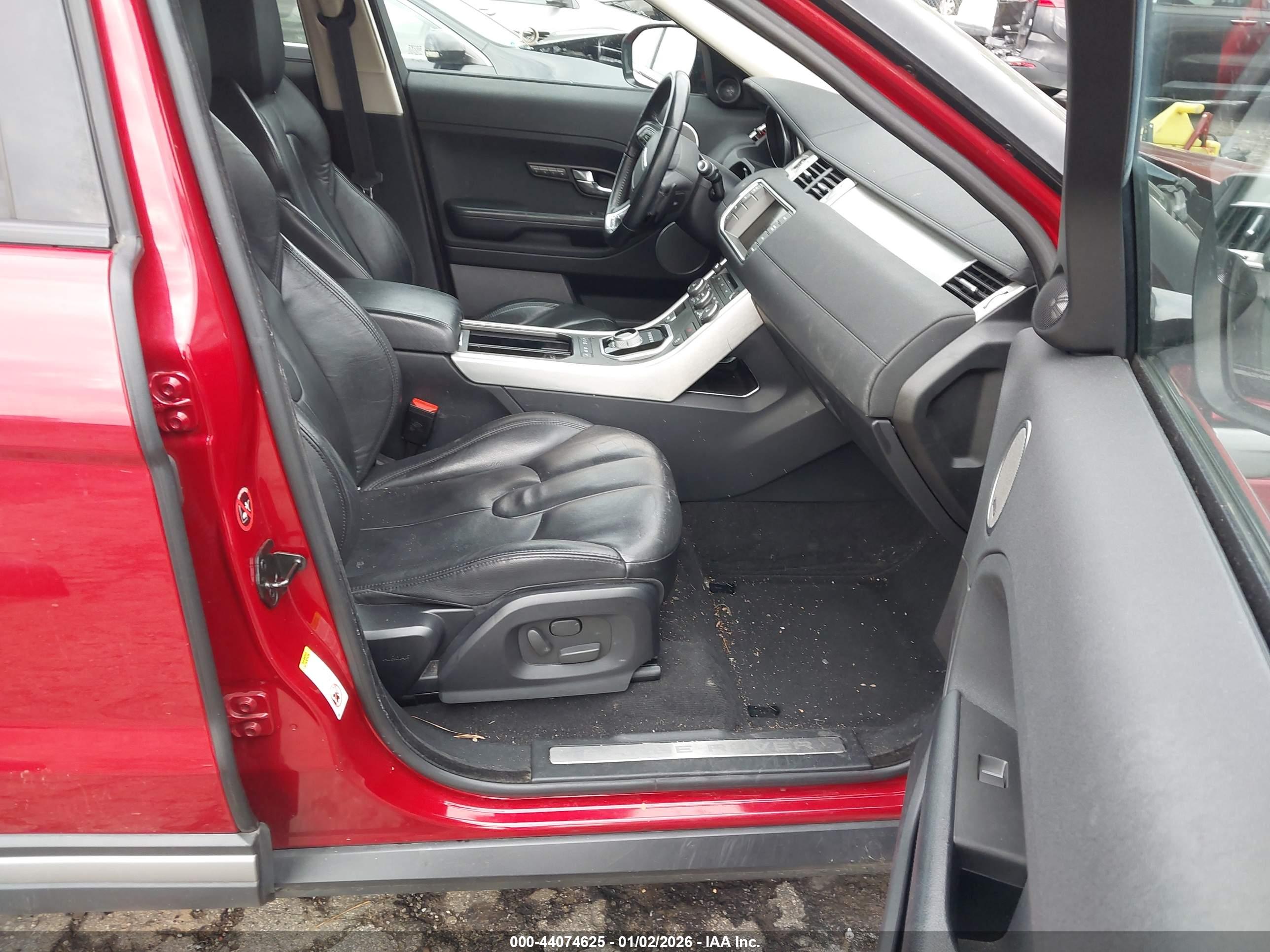 LAND ROVER image 5