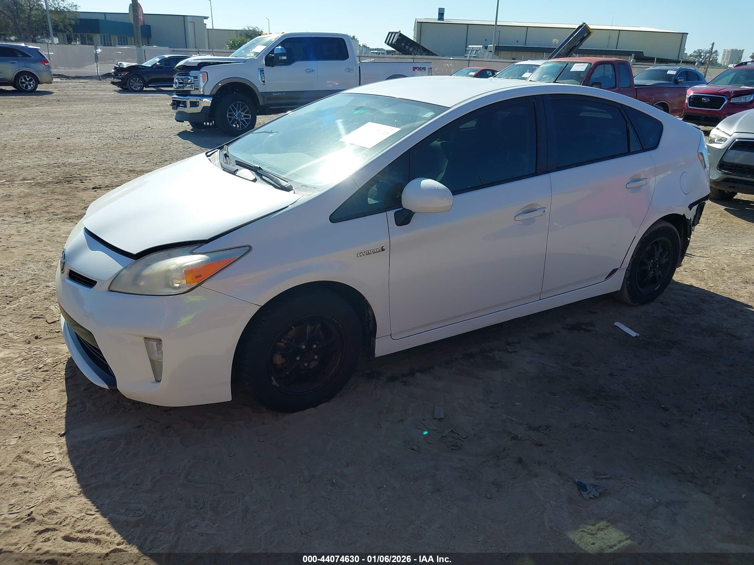 TOYOTA PRIUS image 2