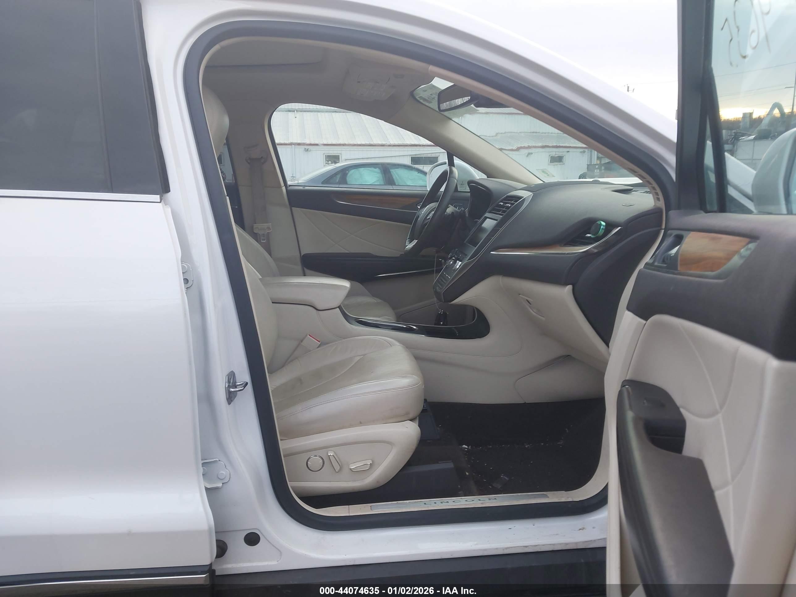 LINCOLN MKC image 5