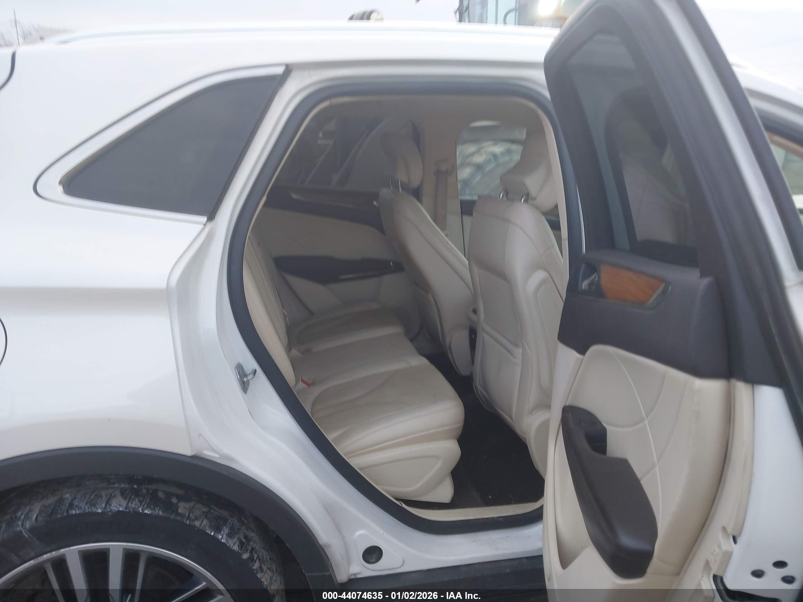 LINCOLN MKC image 8