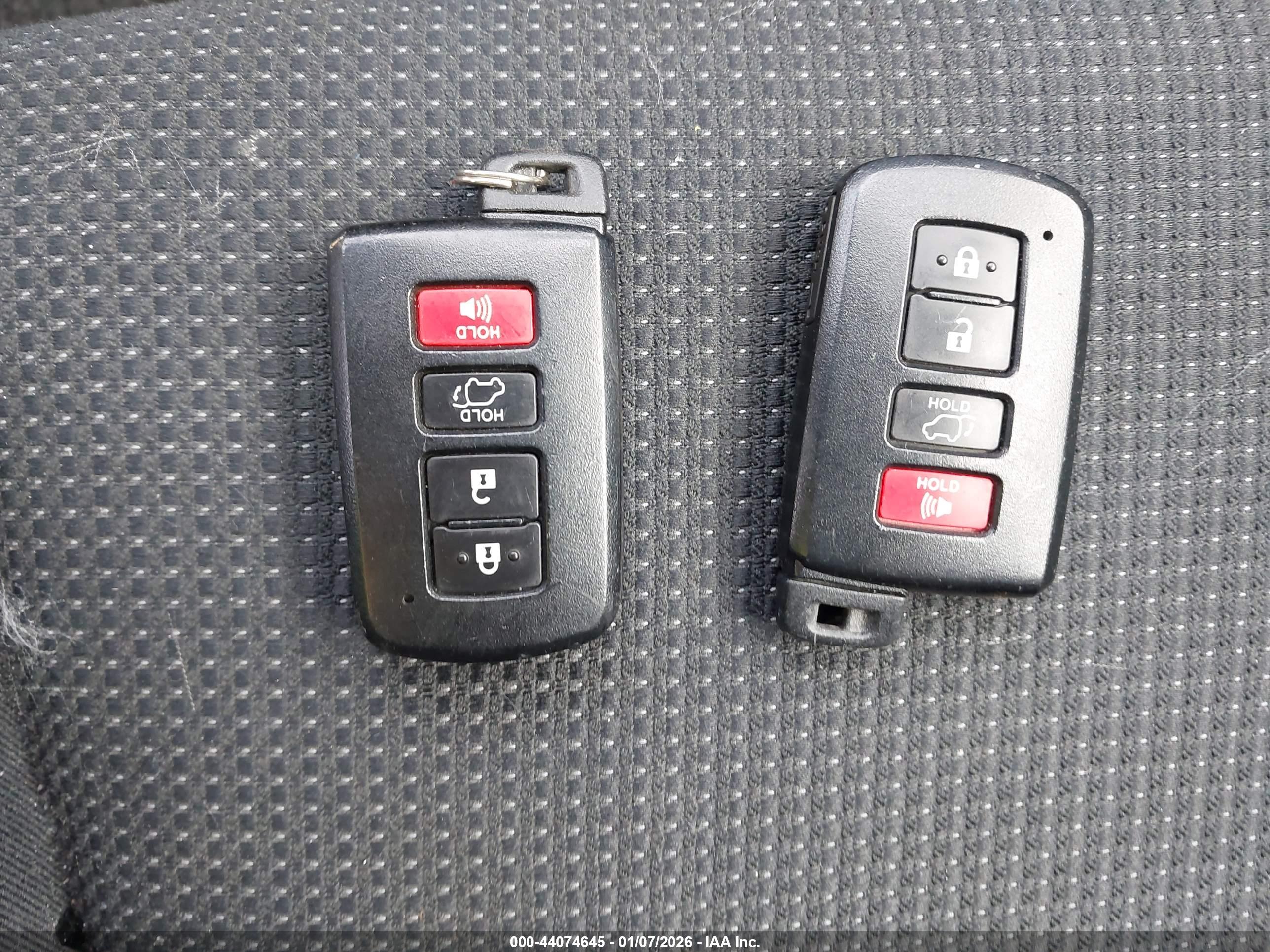 TOYOTA RAV4 image 11