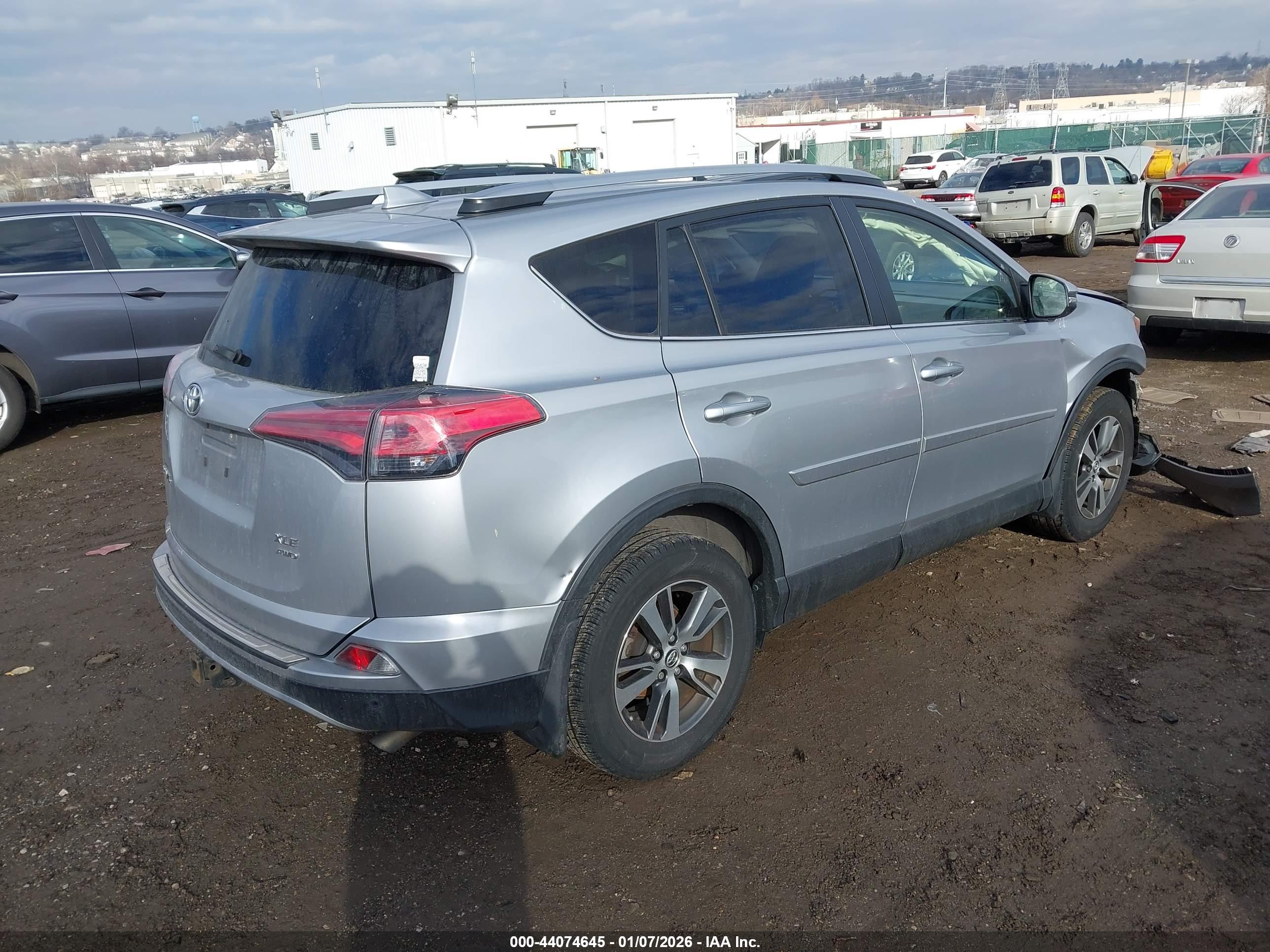TOYOTA RAV4 image 4