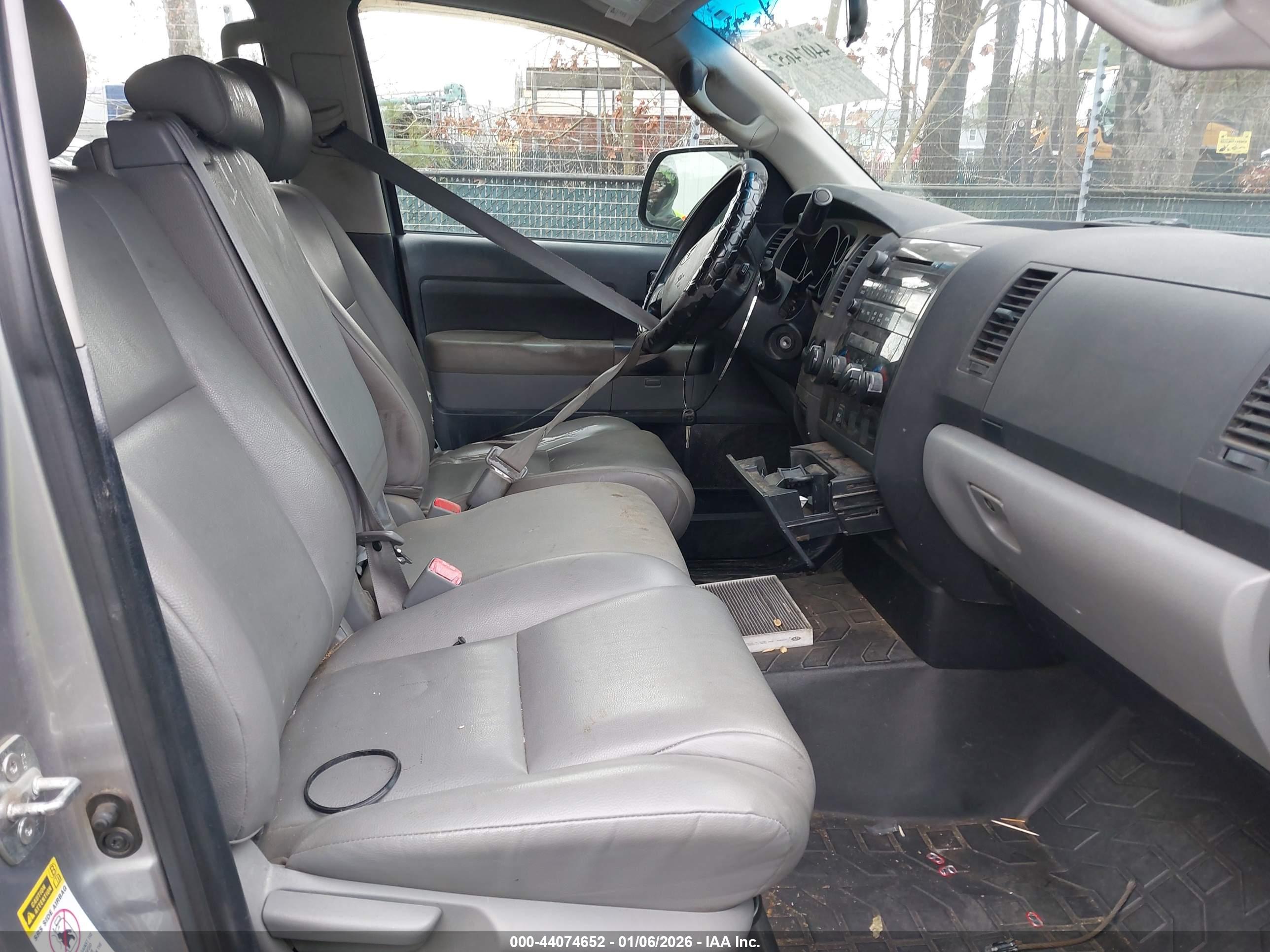 TOYOTA TUNDRA image 5