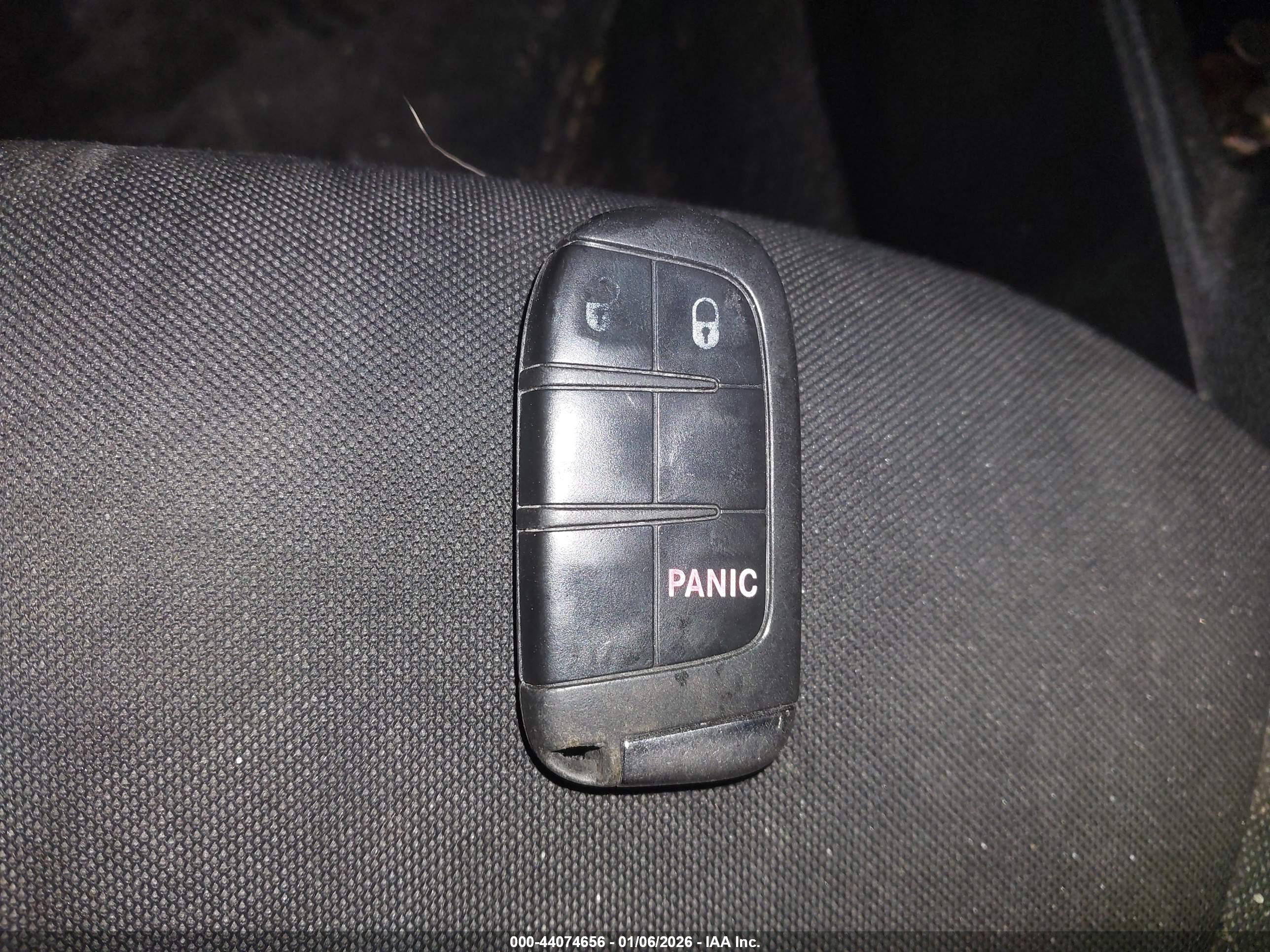 JEEP RENEGADE image 11