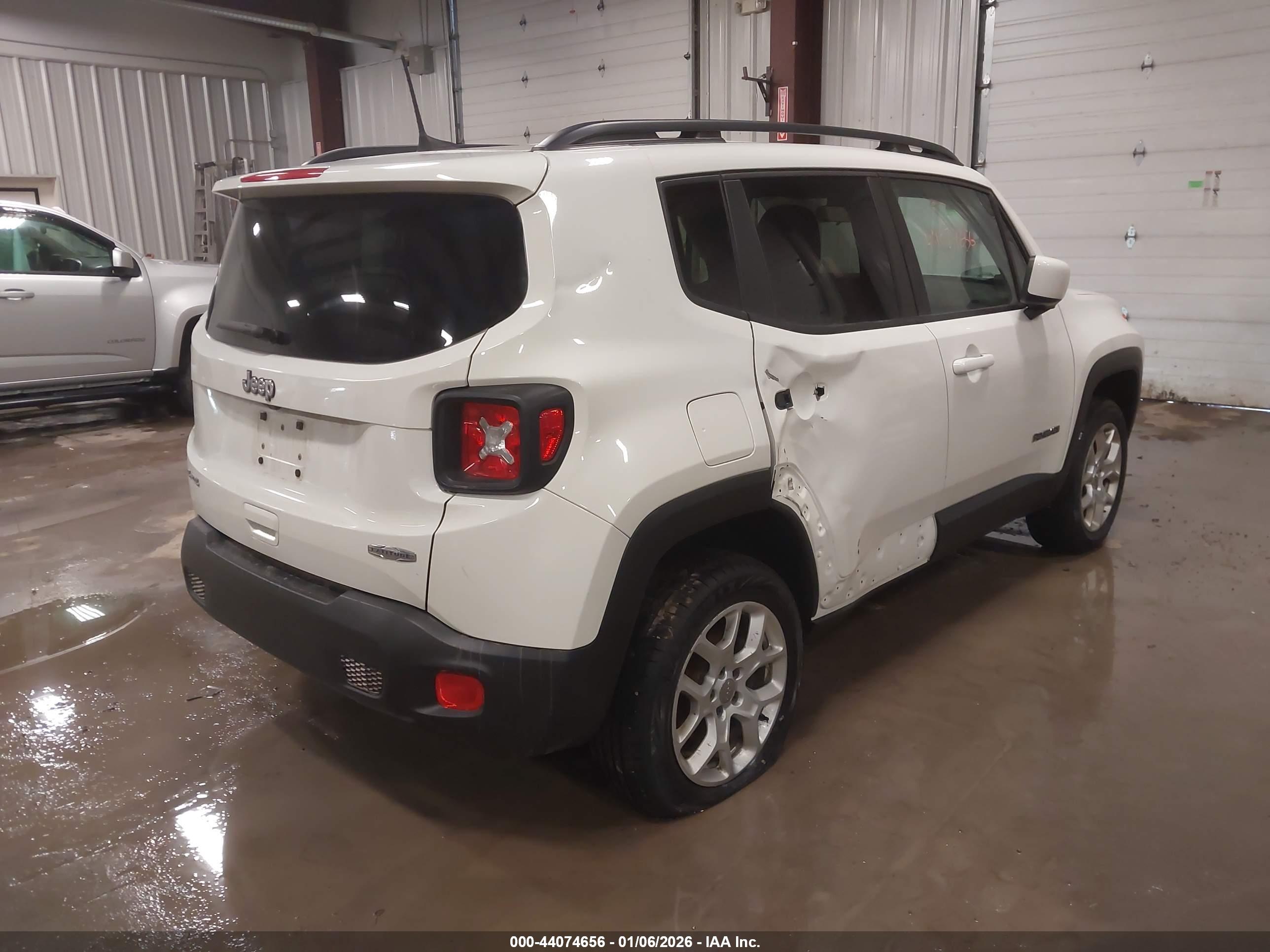 JEEP RENEGADE image 4