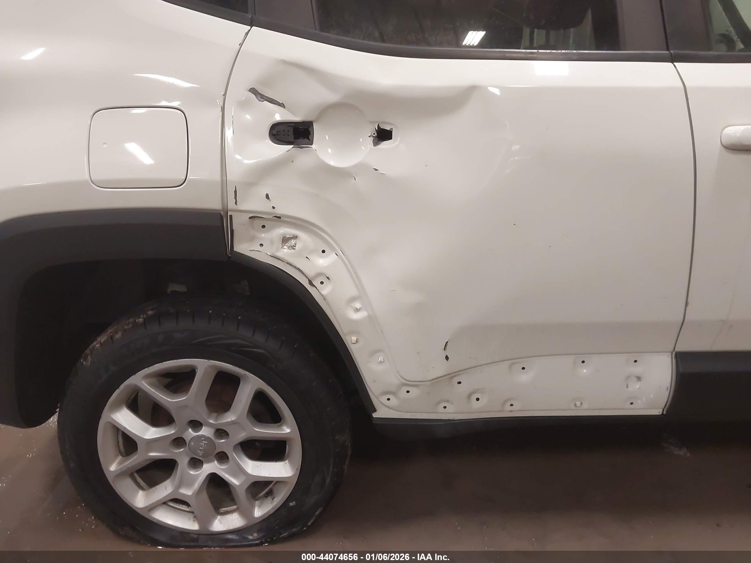 JEEP RENEGADE image 6