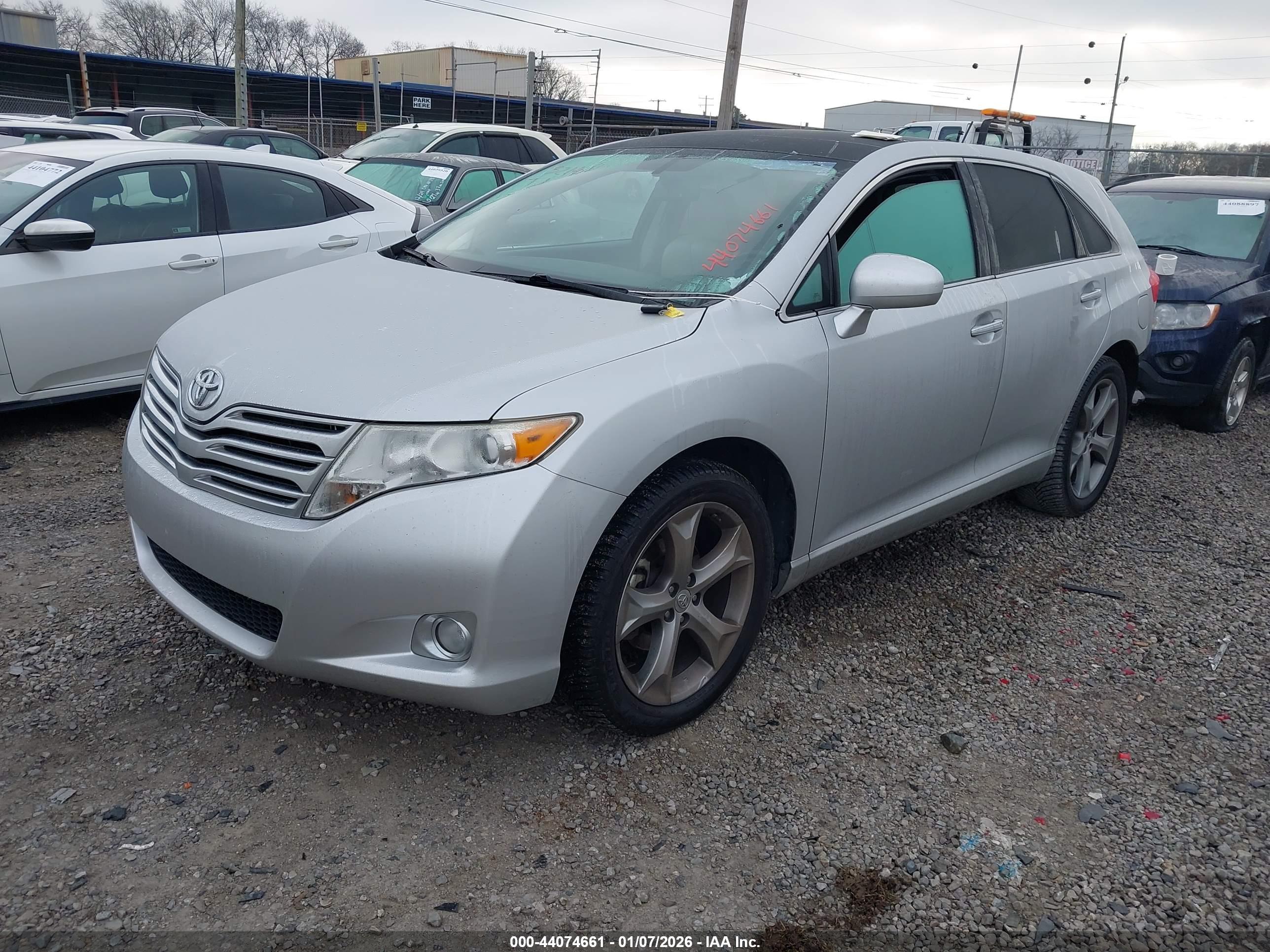 TOYOTA VENZA image 2