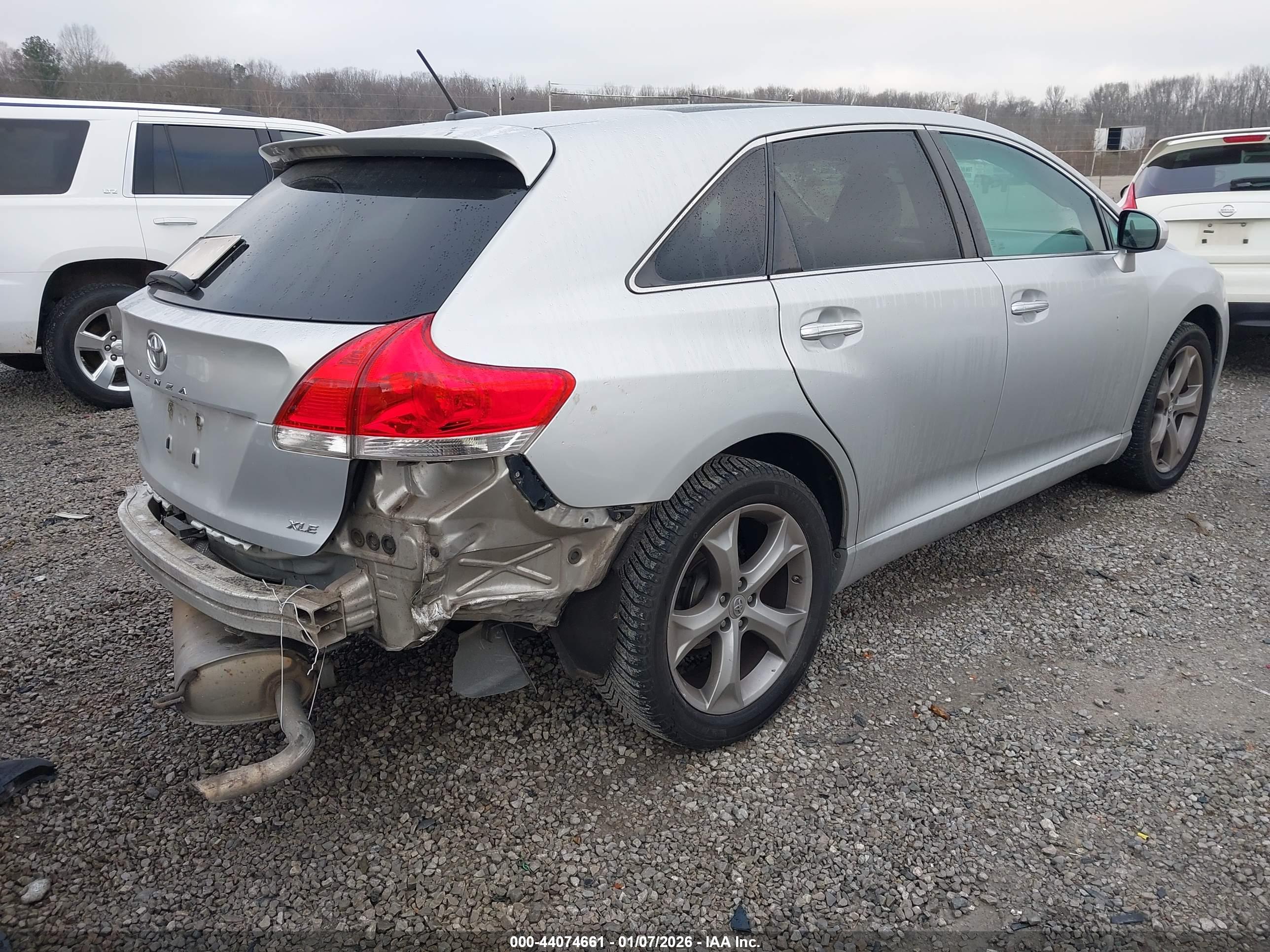 TOYOTA VENZA image 4