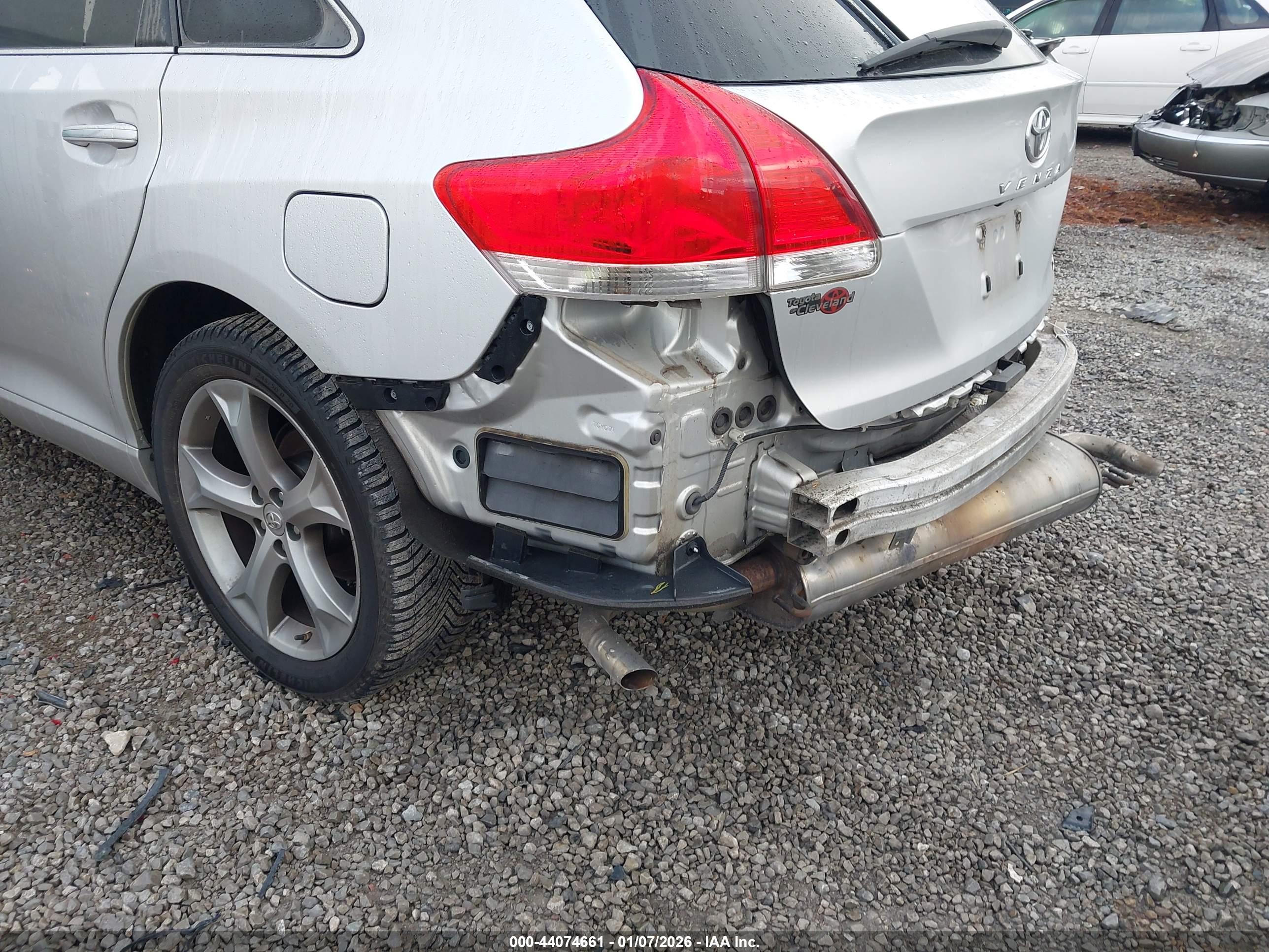 TOYOTA VENZA image 6
