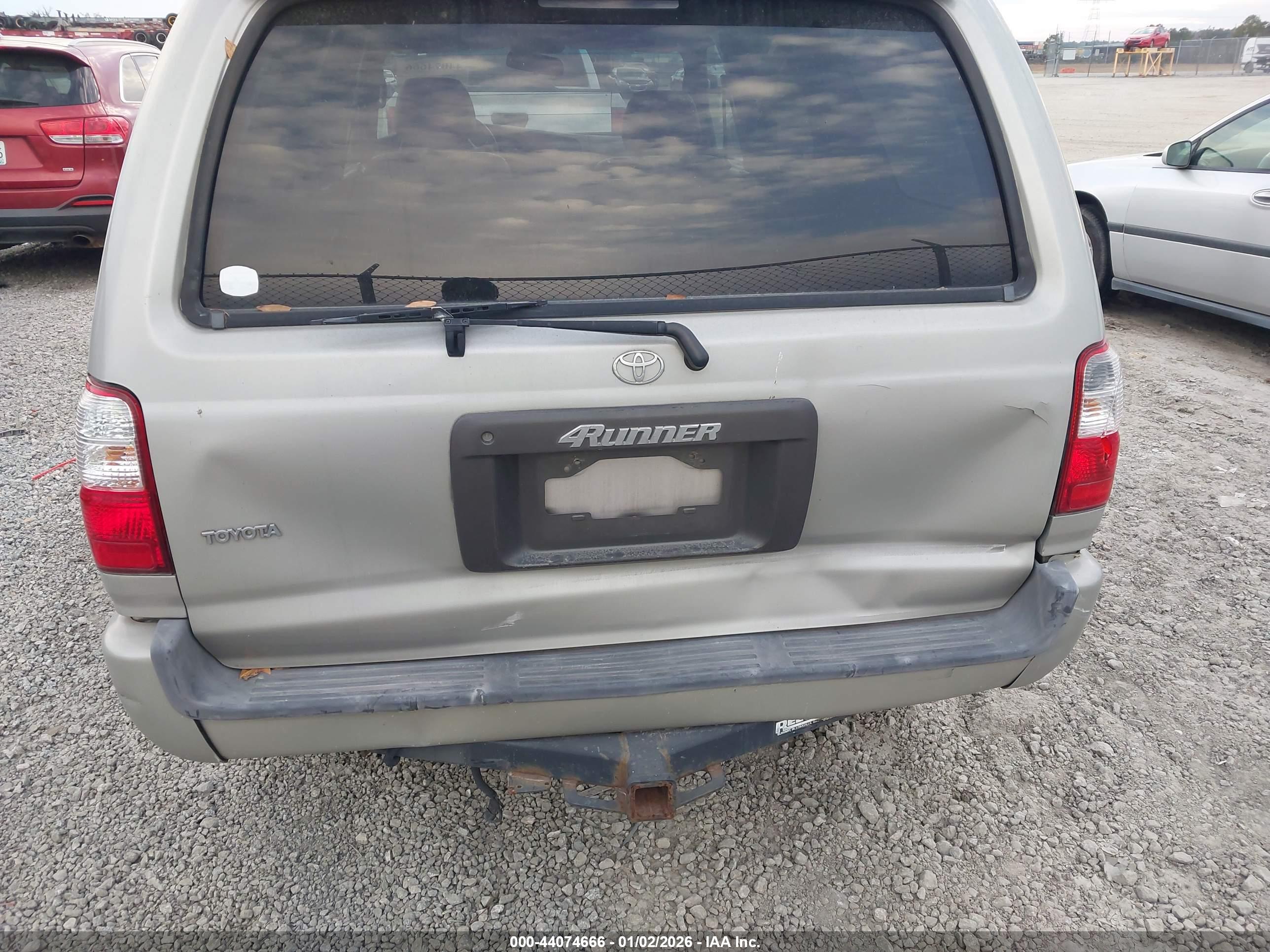 TOYOTA 4RUNNER image 6