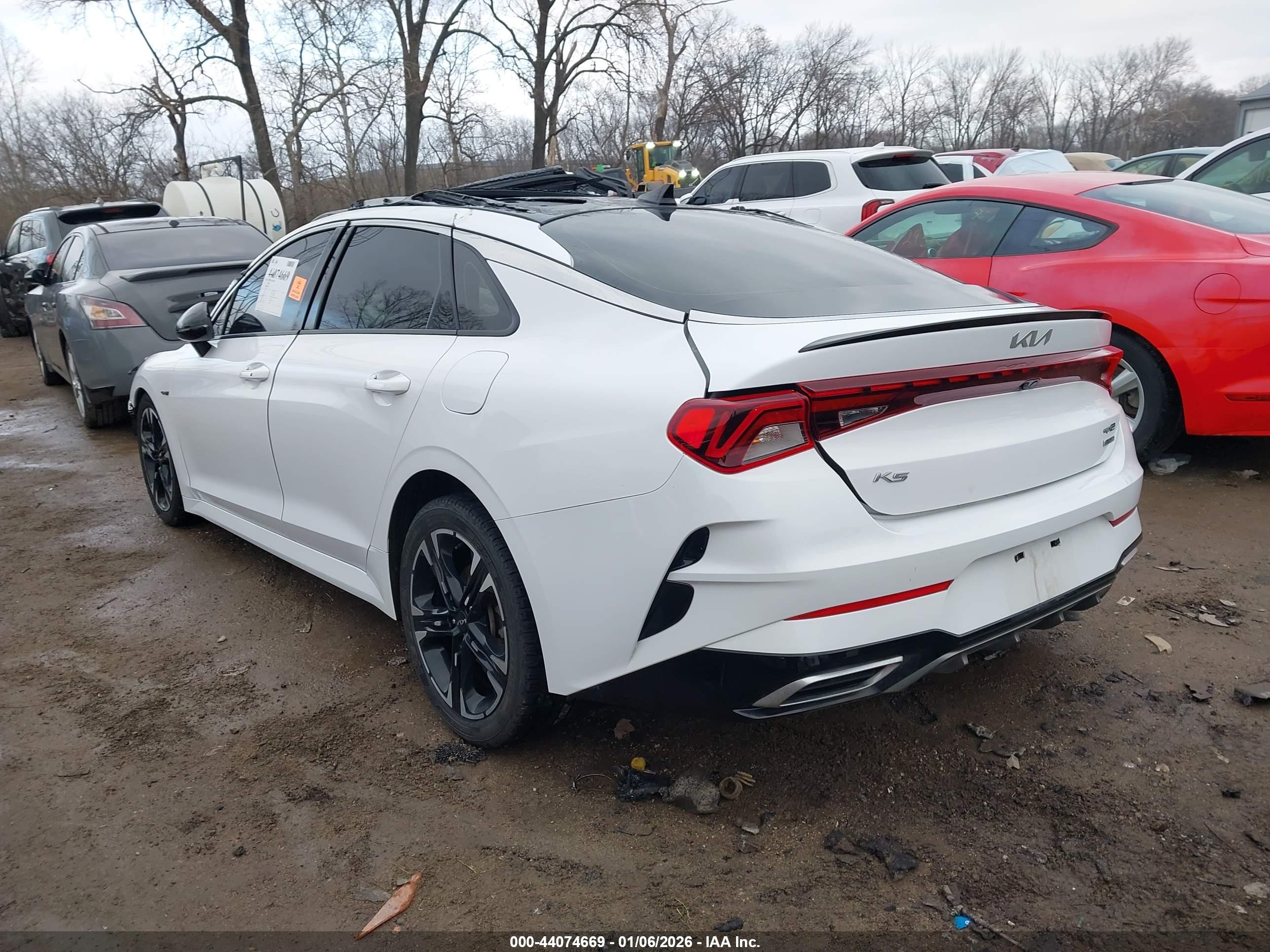 KIA K5 image 3