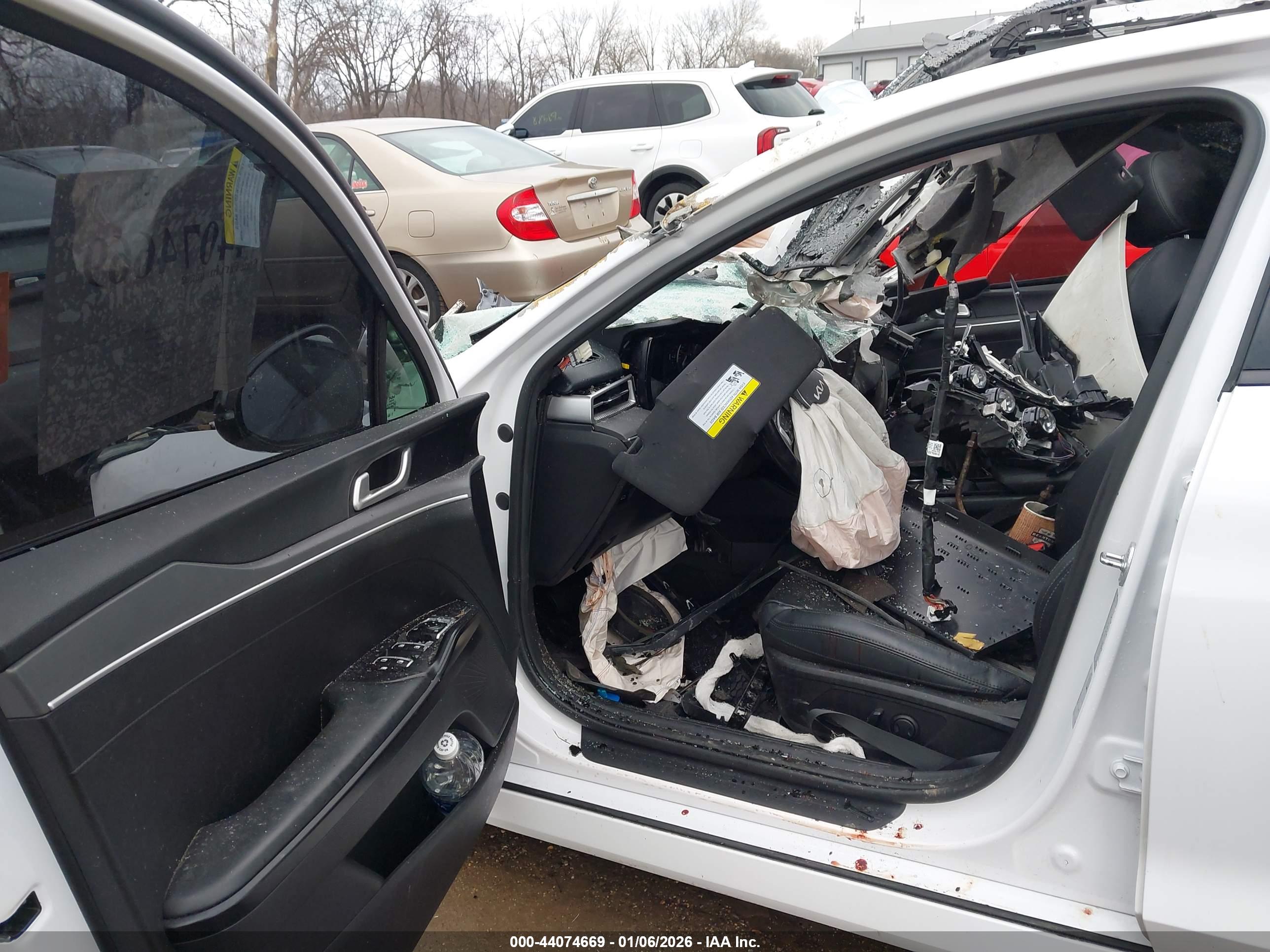 KIA K5 image 5