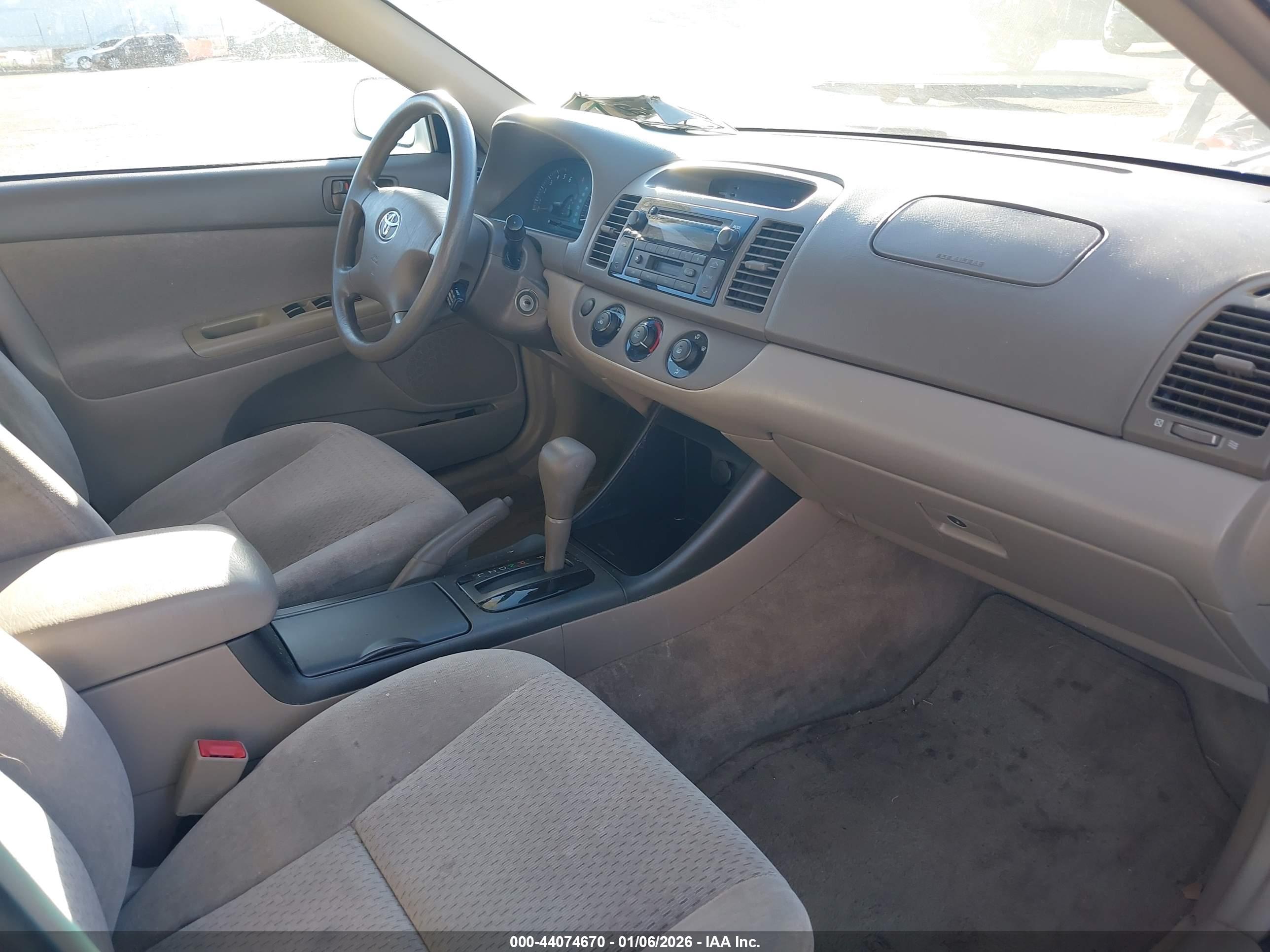 TOYOTA CAMRY image 5