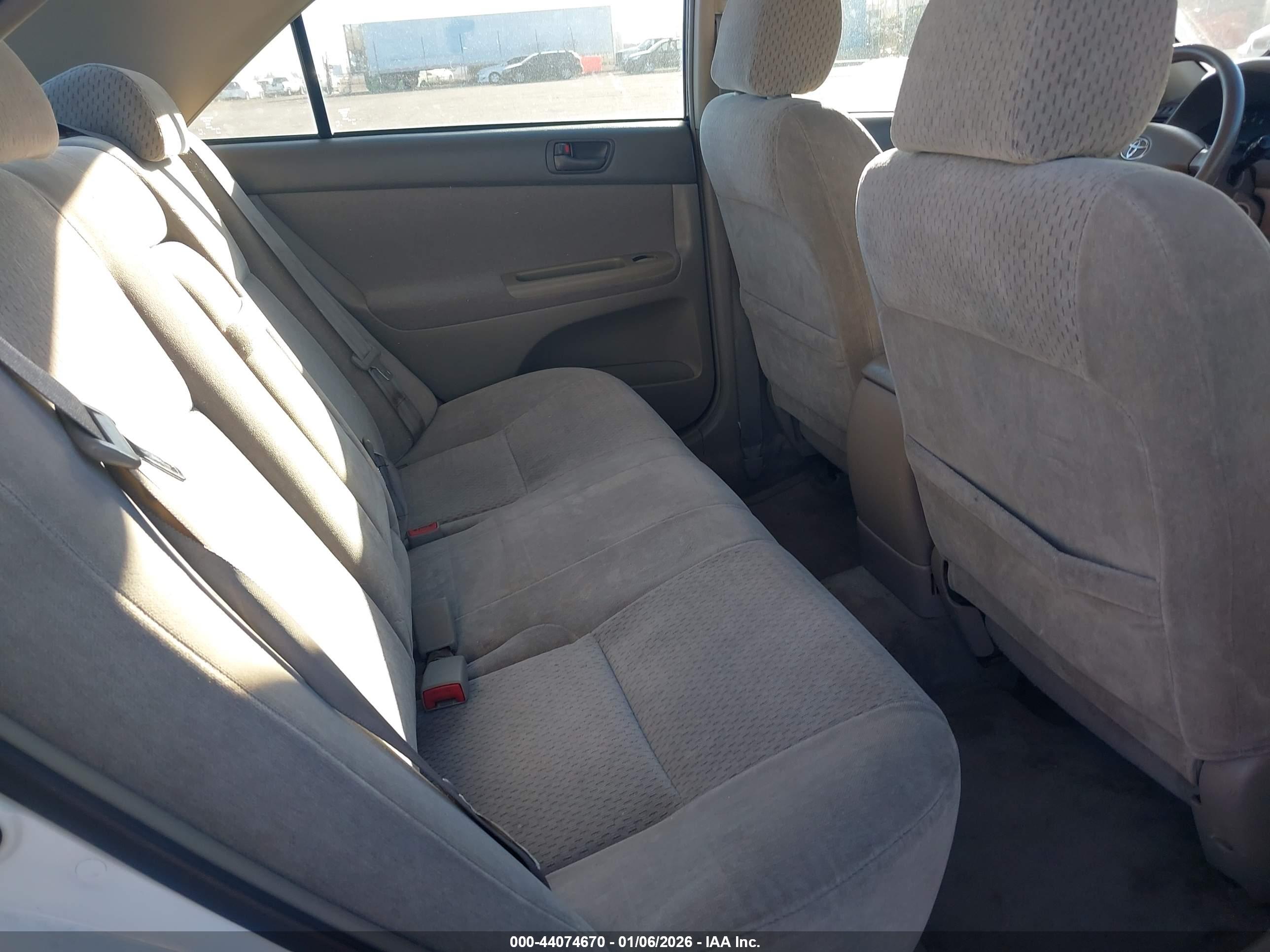 TOYOTA CAMRY image 8