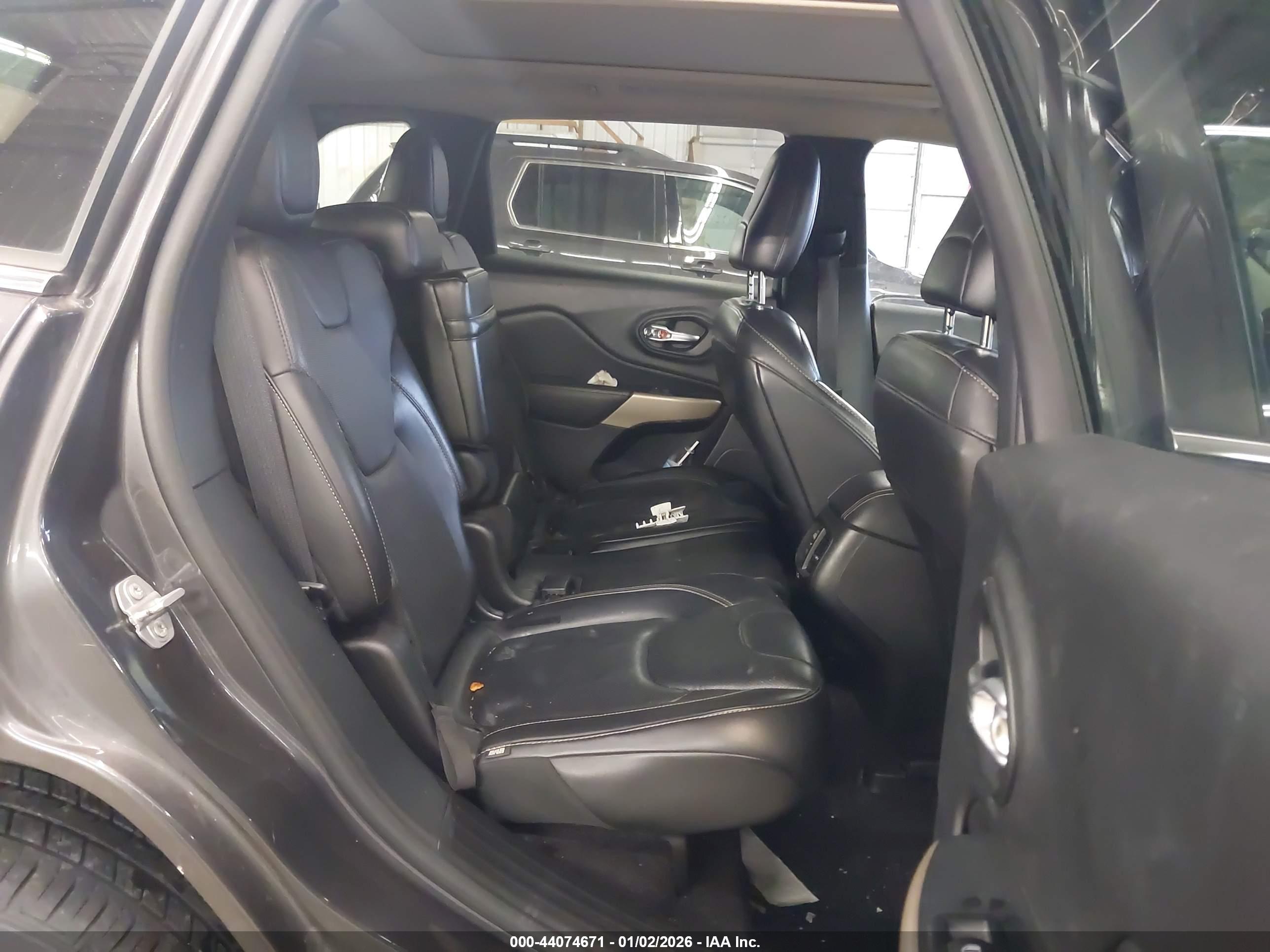 JEEP CHEROKEE image 8