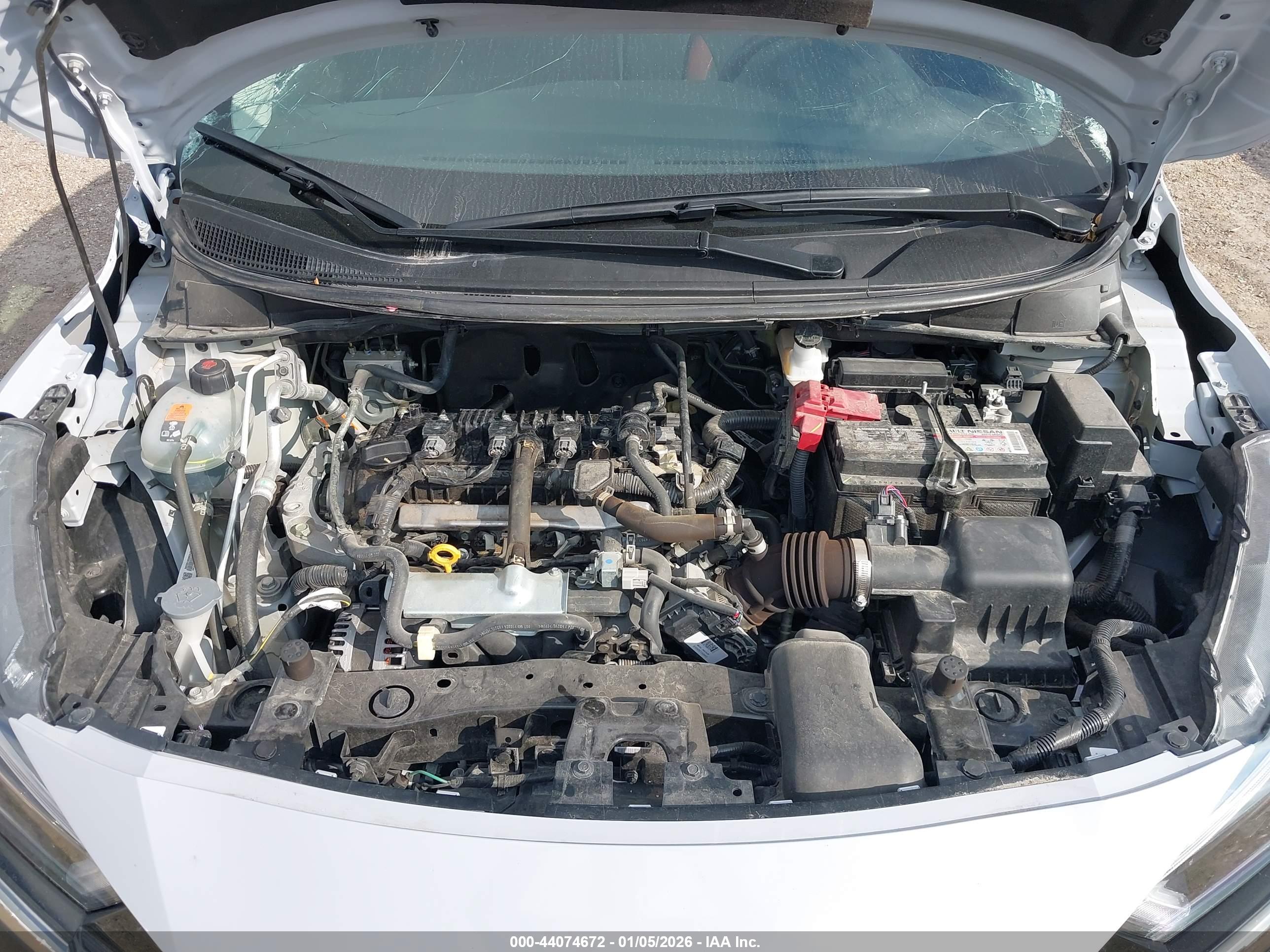 NISSAN VERSA image 10
