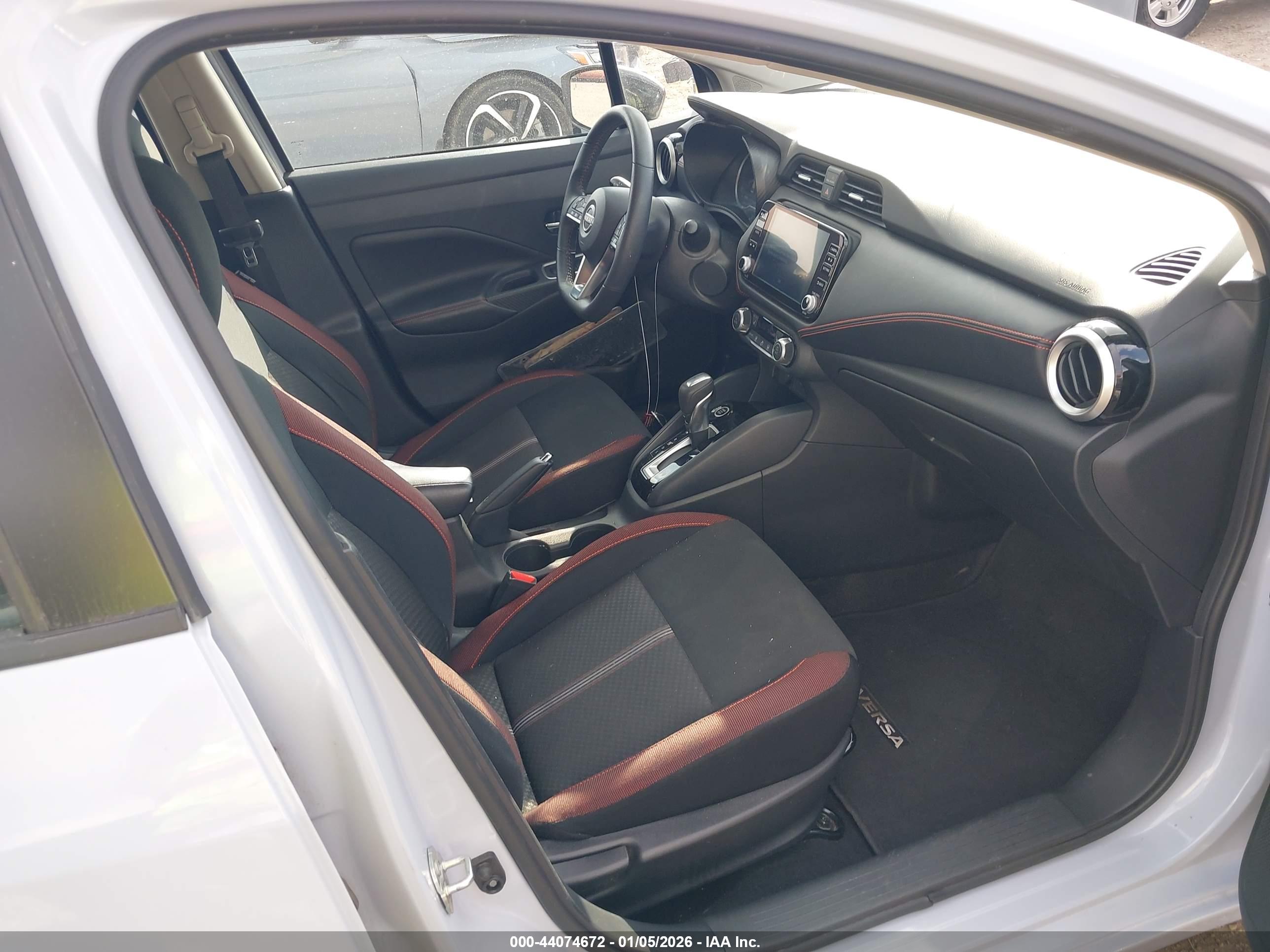 NISSAN VERSA image 5