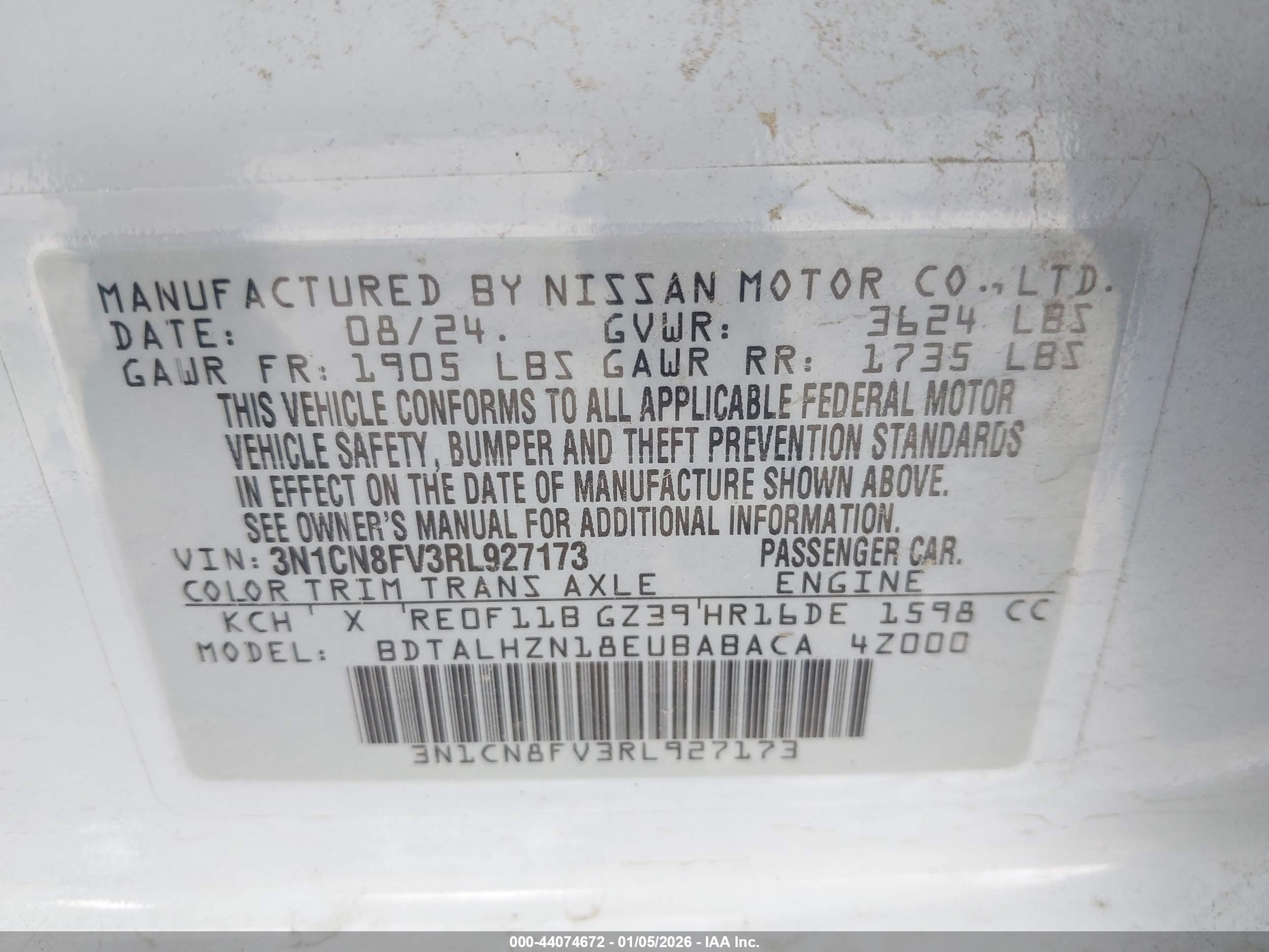 NISSAN VERSA image 9