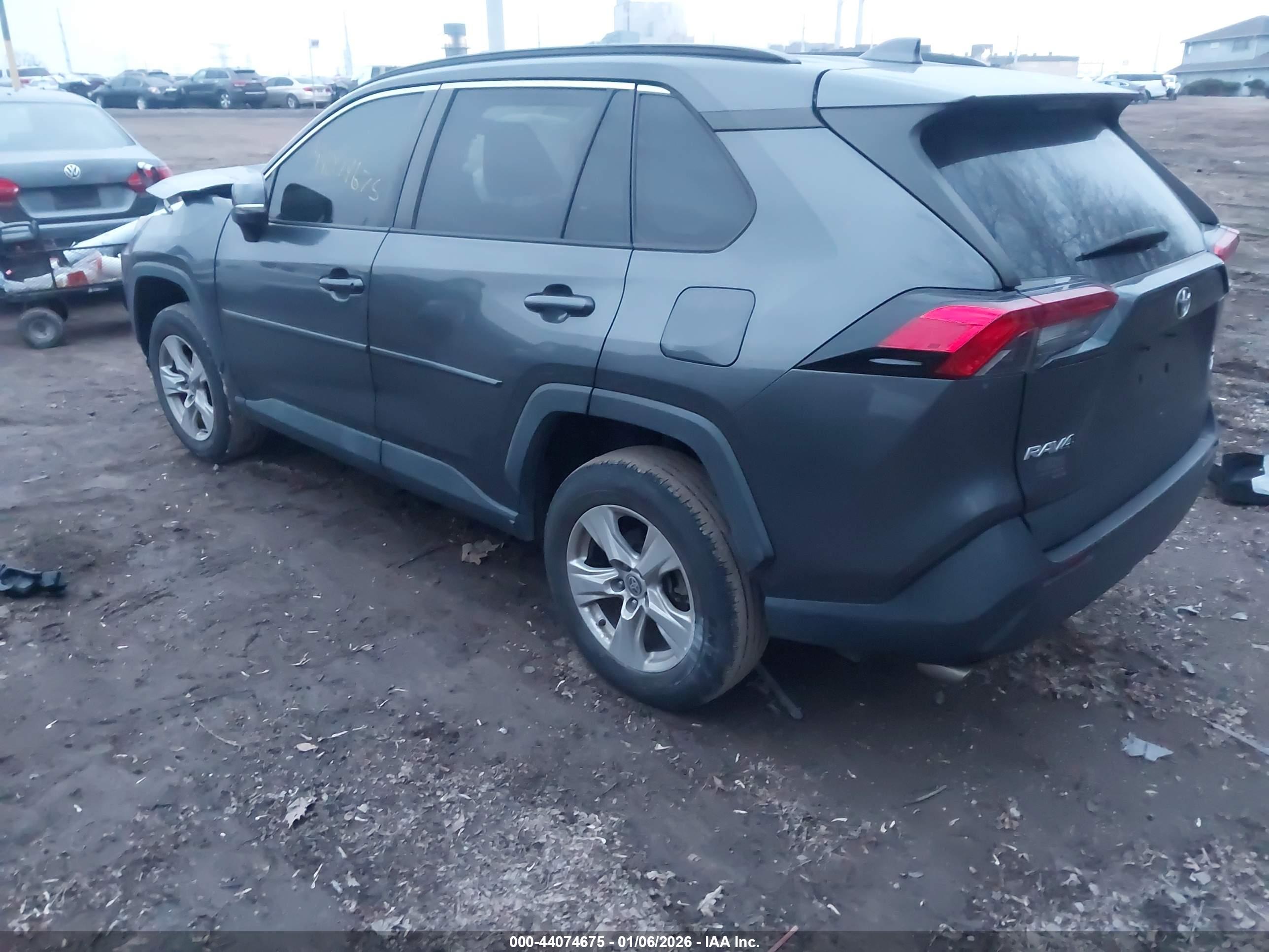 TOYOTA RAV4 image 3