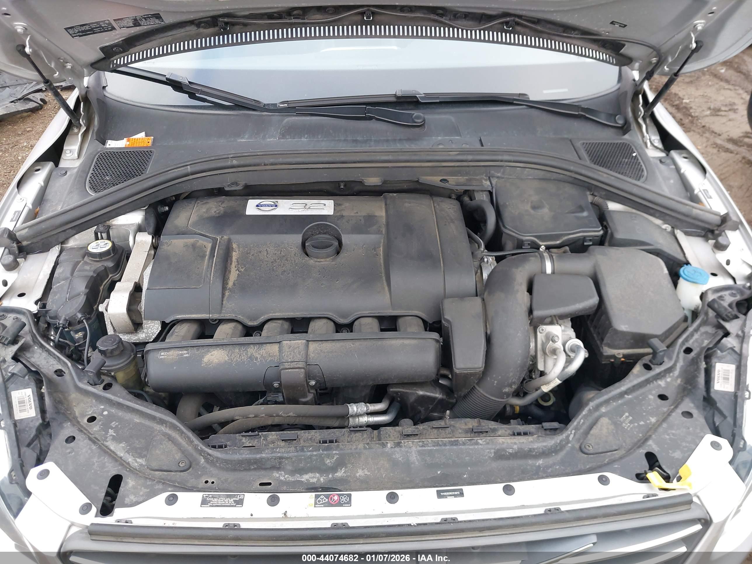 VOLVO XC60 image 10