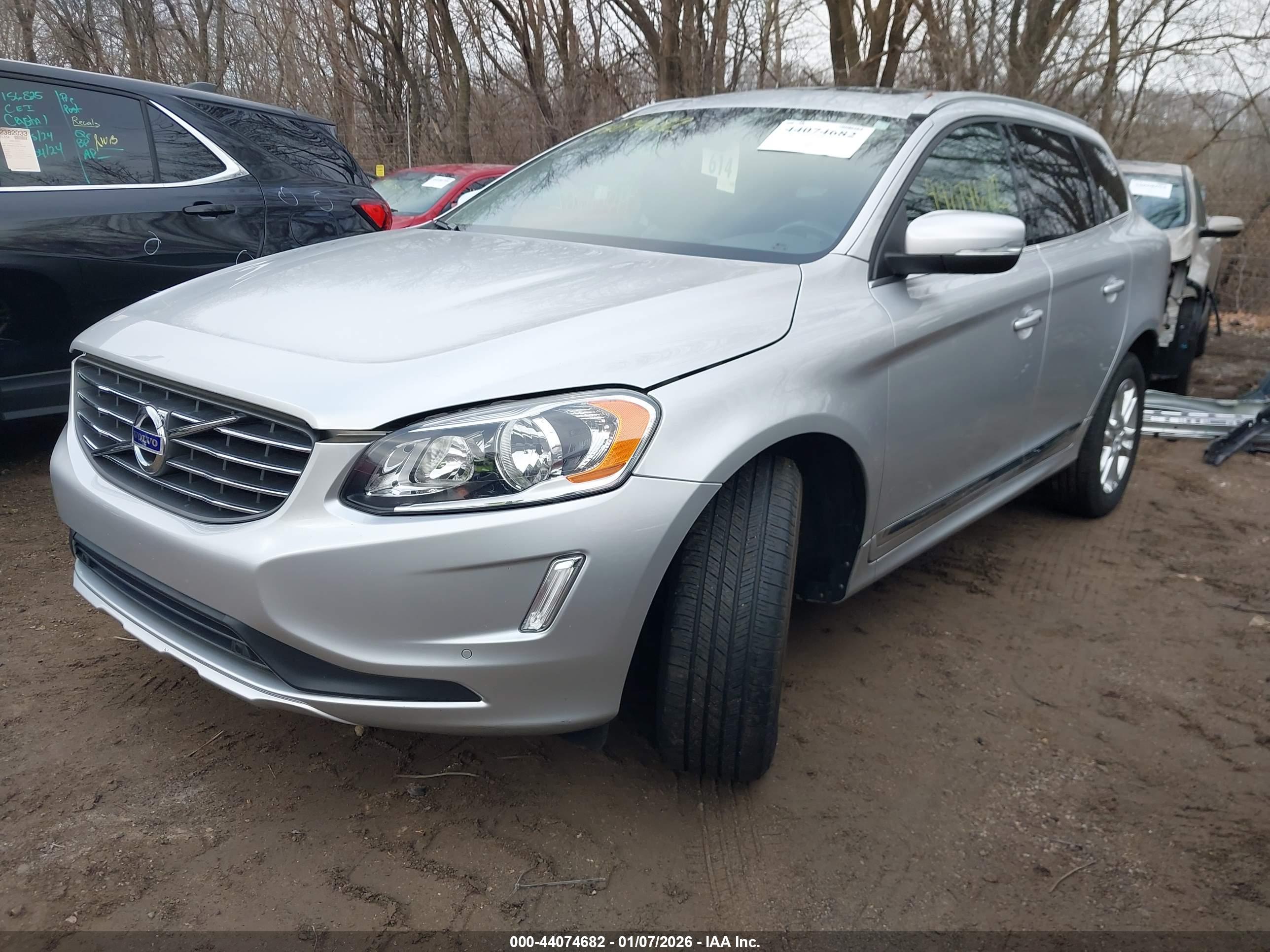 VOLVO XC60 image 2
